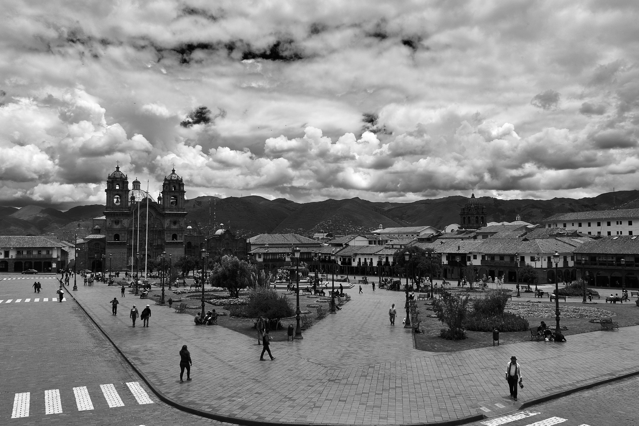 Sony FE 28-70mm F3.5-5.6 OSS sample photo. Cusco - plaza de armas baixo as boiras photography