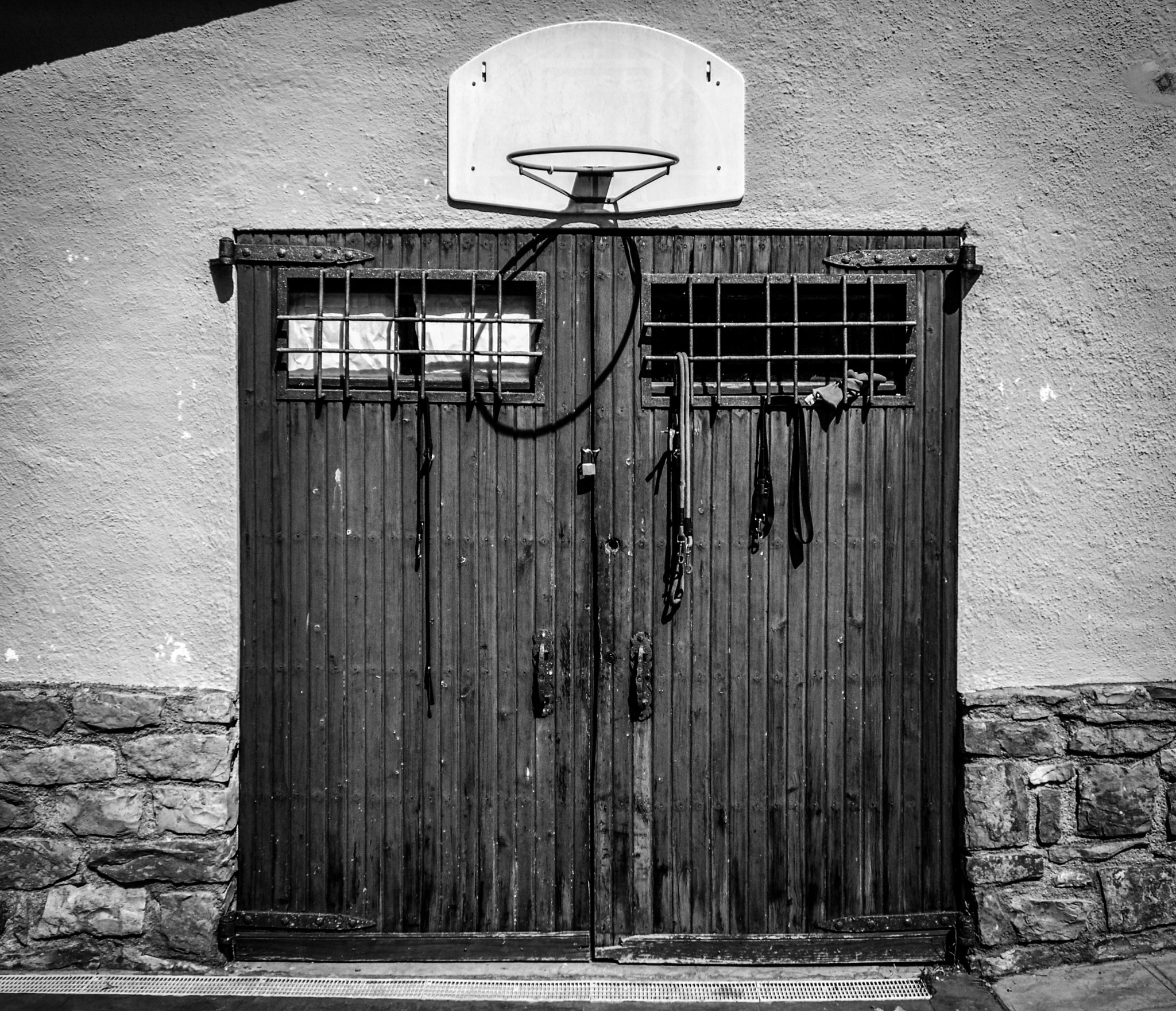 Nikon D5000 sample photo. The door photography