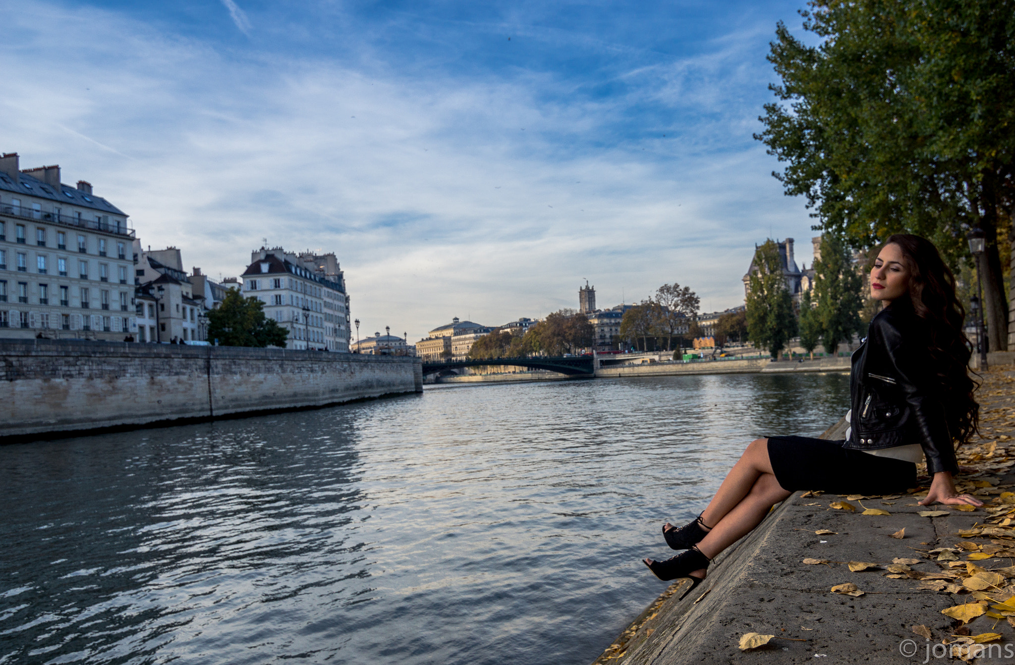 Sony SLT-A77 + 20mm F2.8 sample photo. Pwalk1611_019530 : cool afternoon in paris photography