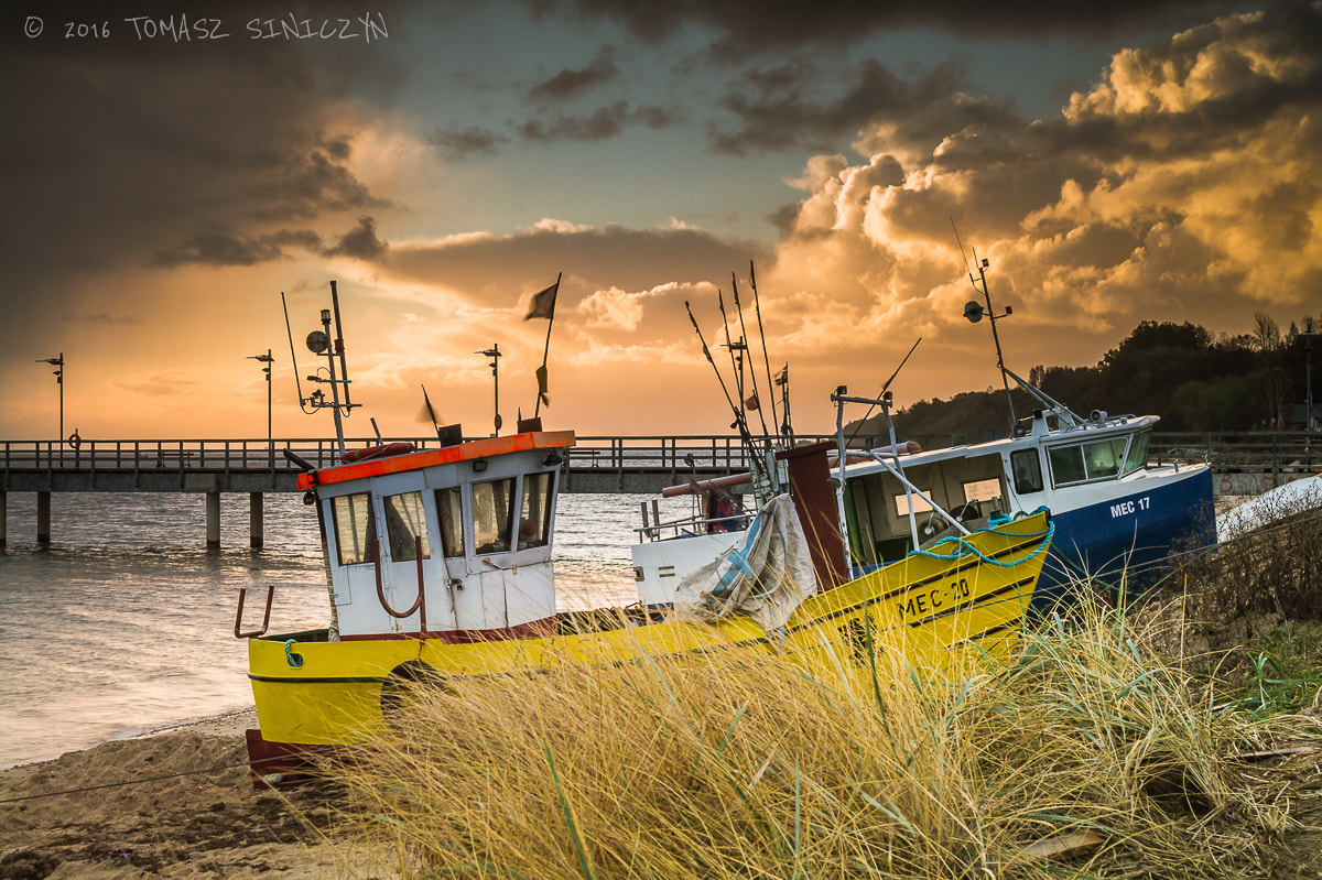 Samsung NX11 + Samsung NX 18-55mm F3.5-5.6 OIS sample photo. Boats and clouds photography