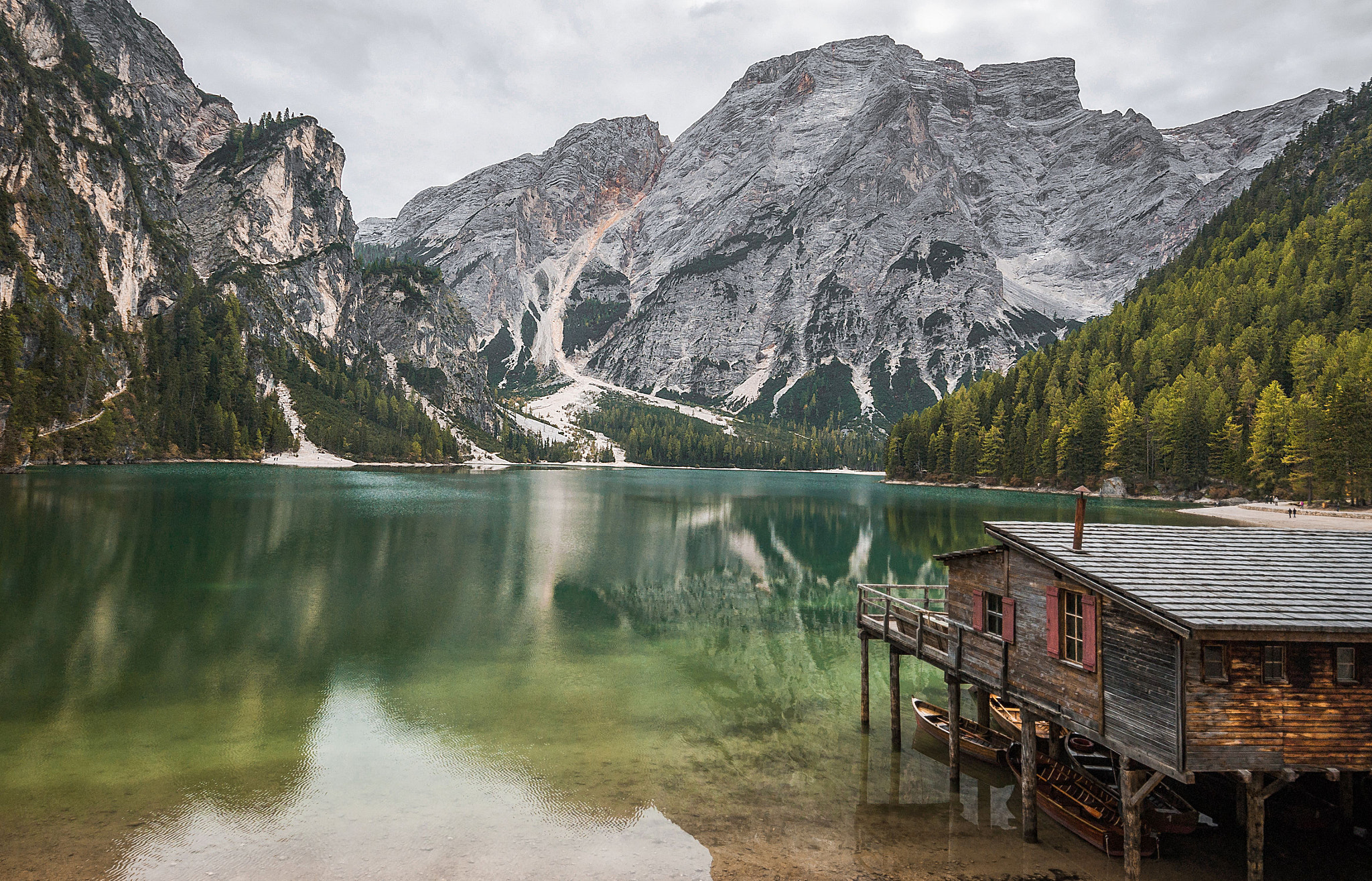 Minolta AF 28-80mm F3.5-5.6 II sample photo. Lago di braies photography