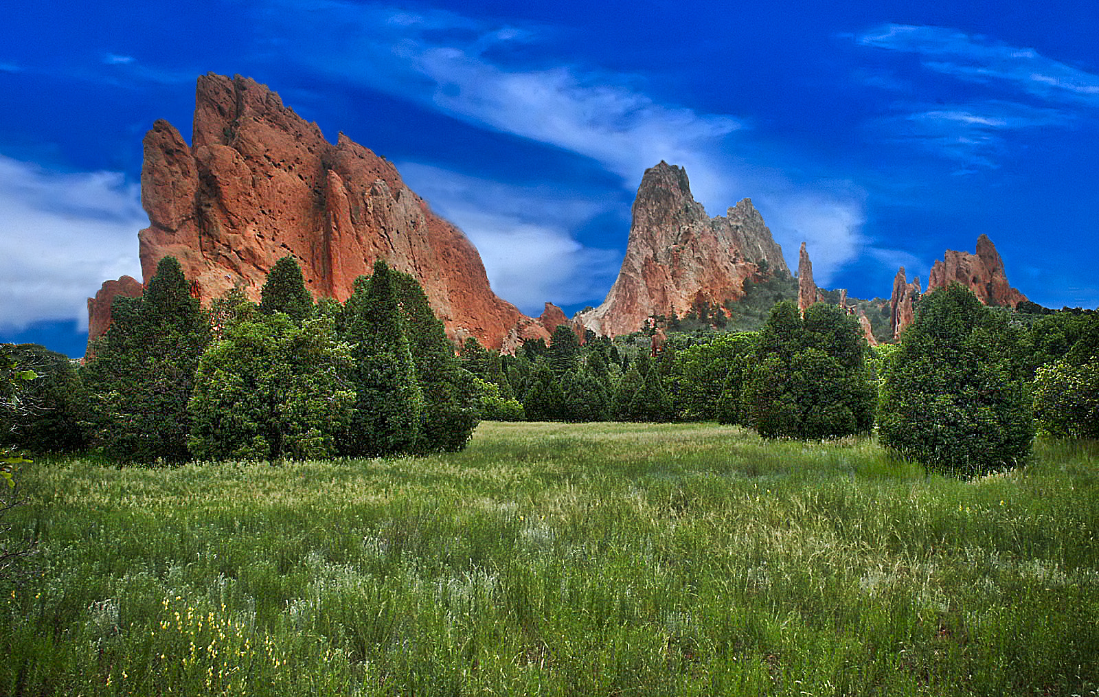 KONICA MINOLTA DiMAGE S414 sample photo. The garden of the gods photography