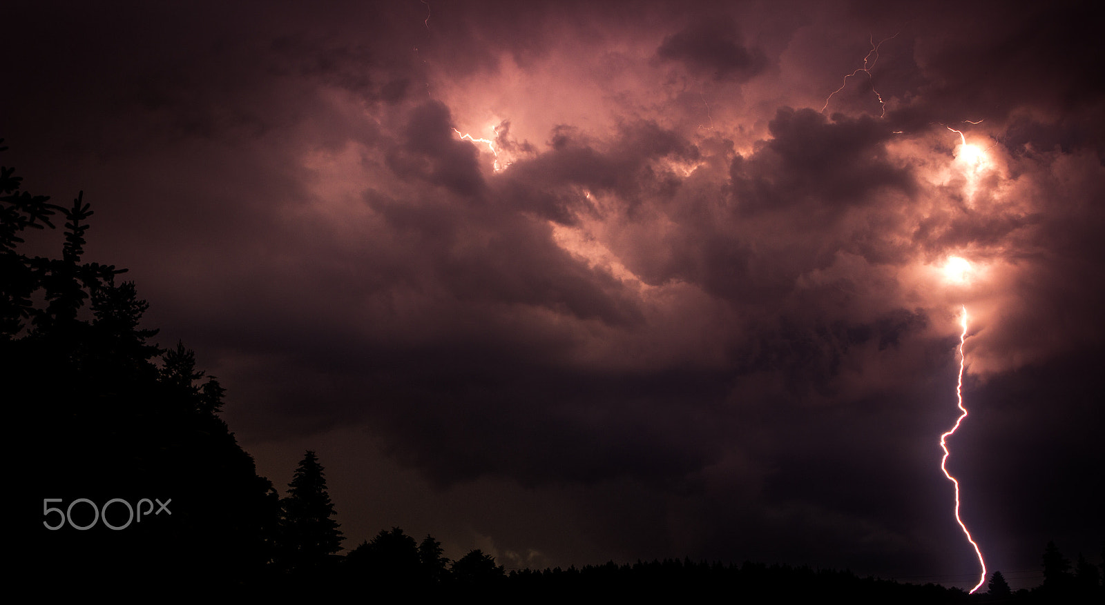 Canon EF 20-35mm F3.5-4.5 USM sample photo. Lightning photography