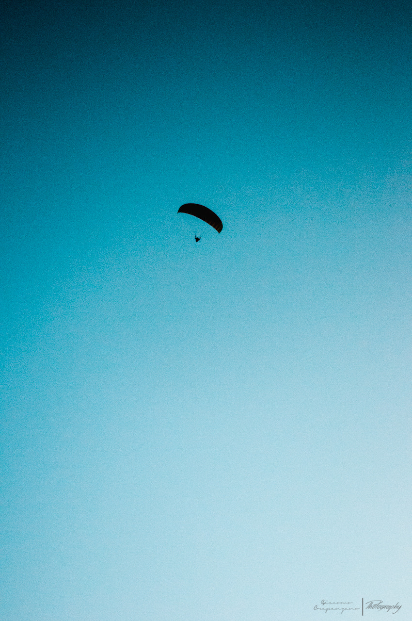 AF Zoom-Nikkor 35-70mm f/2.8D sample photo. Flying shadow. photography