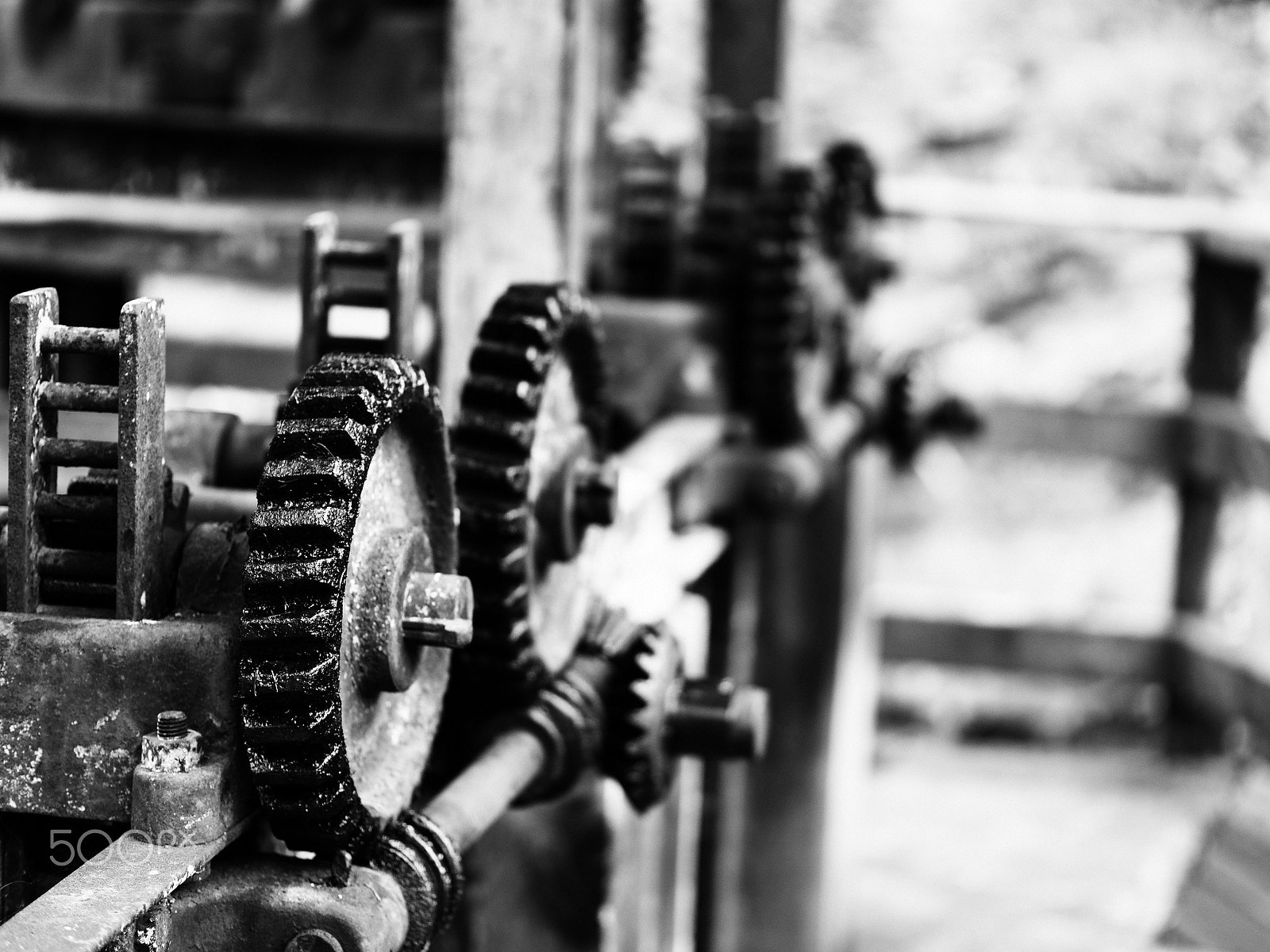 Panasonic Leica DG Nocticron 42.5mm F1.2 ASPH OIS sample photo. Gear wheels photography
