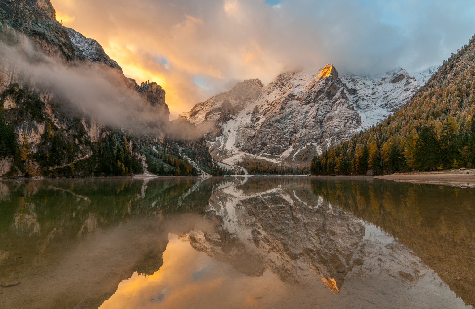 Nikon D300 + Sigma 12-24mm F4.5-5.6 EX DG Aspherical HSM sample photo. Braies lake photography