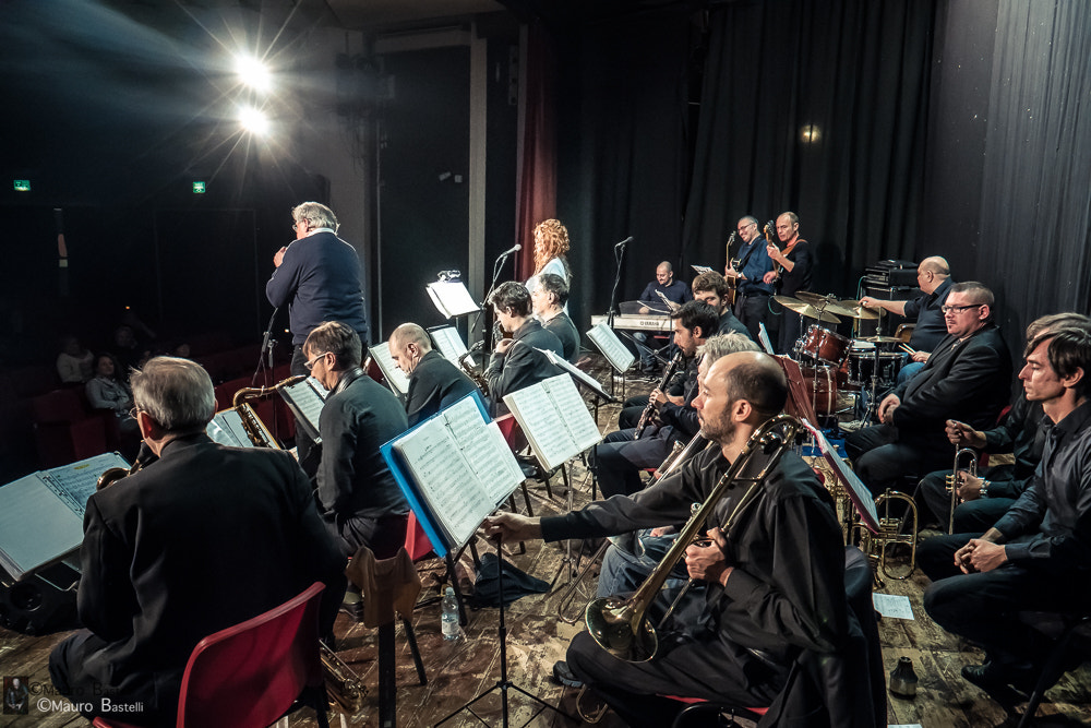 Samsung NX 16-50mm F2.0-2.8 S ED OIS sample photo. Born to swing jazz orchestra photography