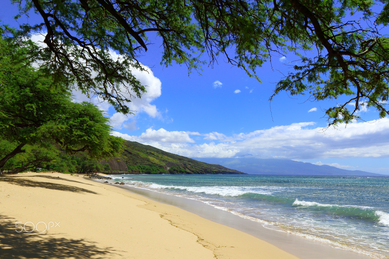 Canon EF-S 18-55mm F3.5-5.6 II sample photo. Beach in maui photography