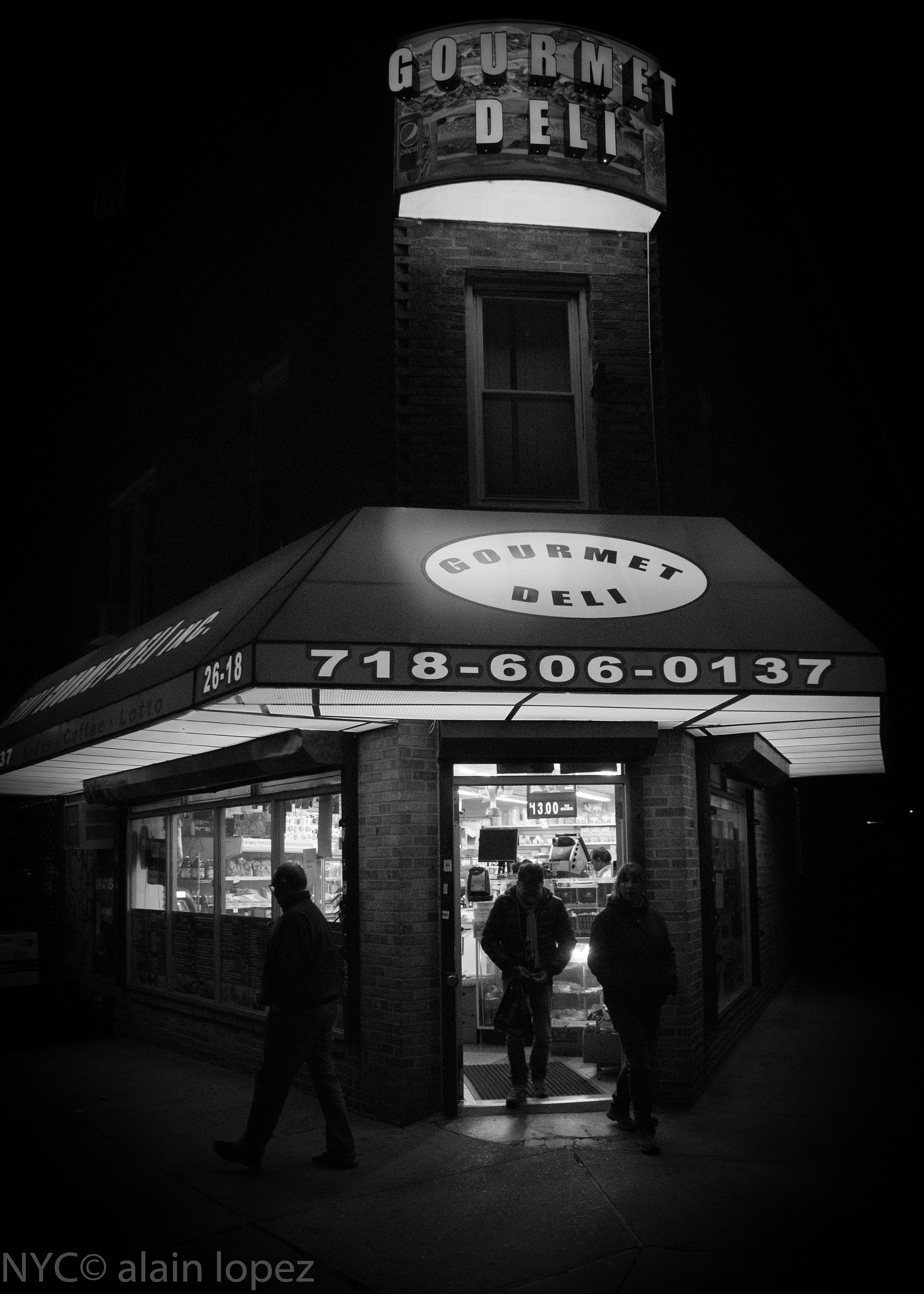 Sony DT 18-70mm F3.5-5.6 sample photo. Queens photography