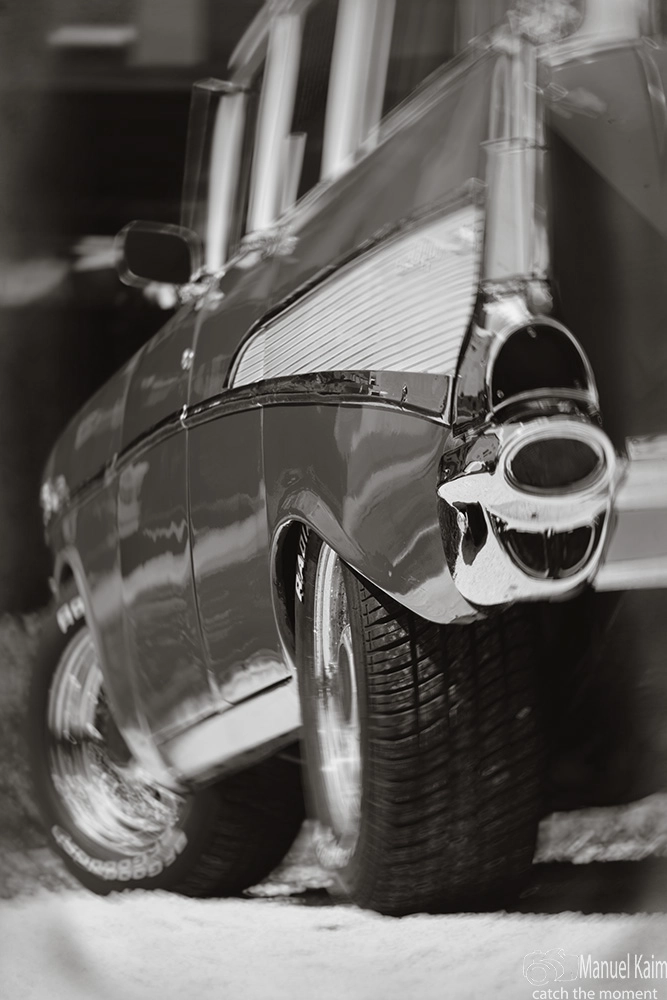 Canon EOS-1D Mark II sample photo. This car is on fire photography
