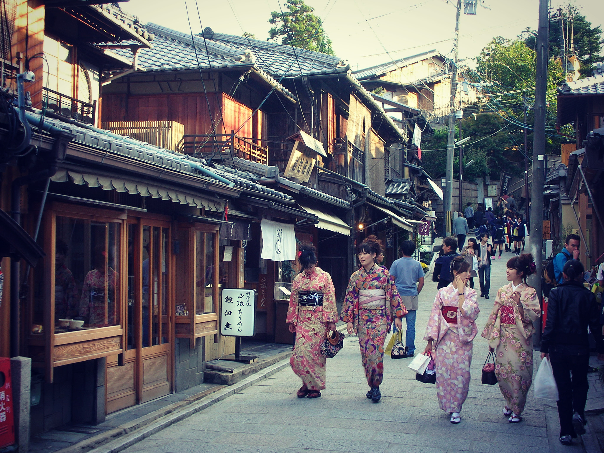 Nikon S1 sample photo. Traditional outfit in kyoto photography