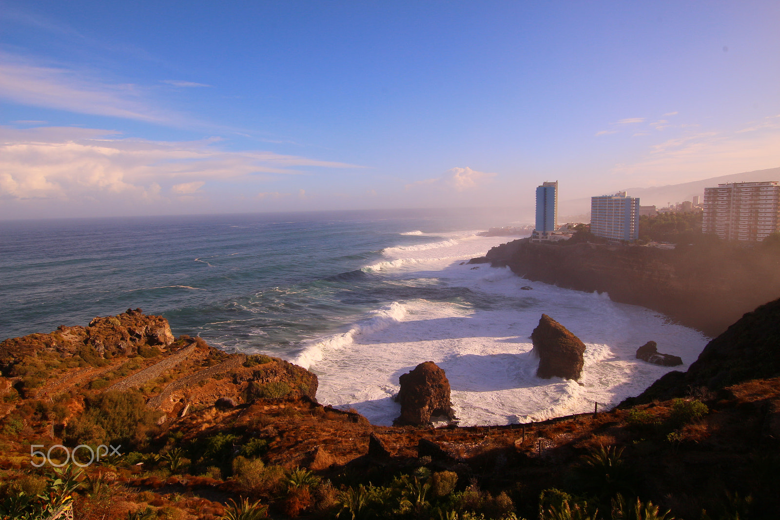 Sigma 10-20mm F3.5 EX DC HSM sample photo. Looking the waves photography