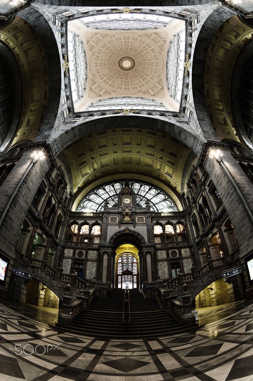 Canon EOS 6D + Canon EF 8-15mm F4L Fisheye USM sample photo. Antwerpen-centraal station photography
