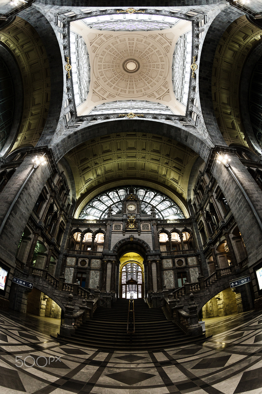 Canon EF 8-15mm F4L Fisheye USM sample photo. Antwerpen-centraal station photography