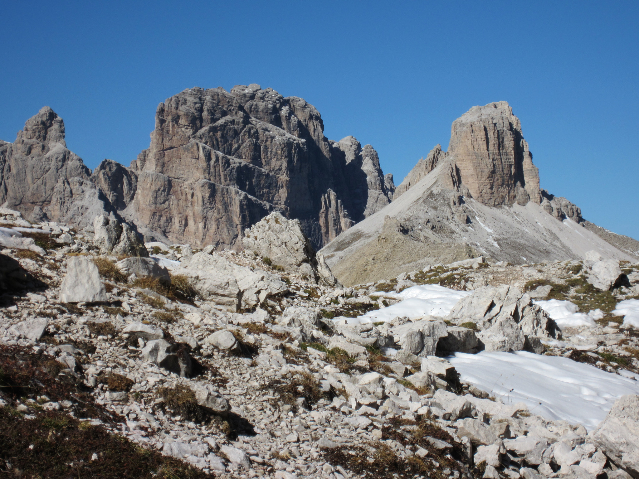 Canon PowerShot ELPH 300 HS (IXUS 220 HS / IXY 410F) sample photo. Dolomiten-traum photography
