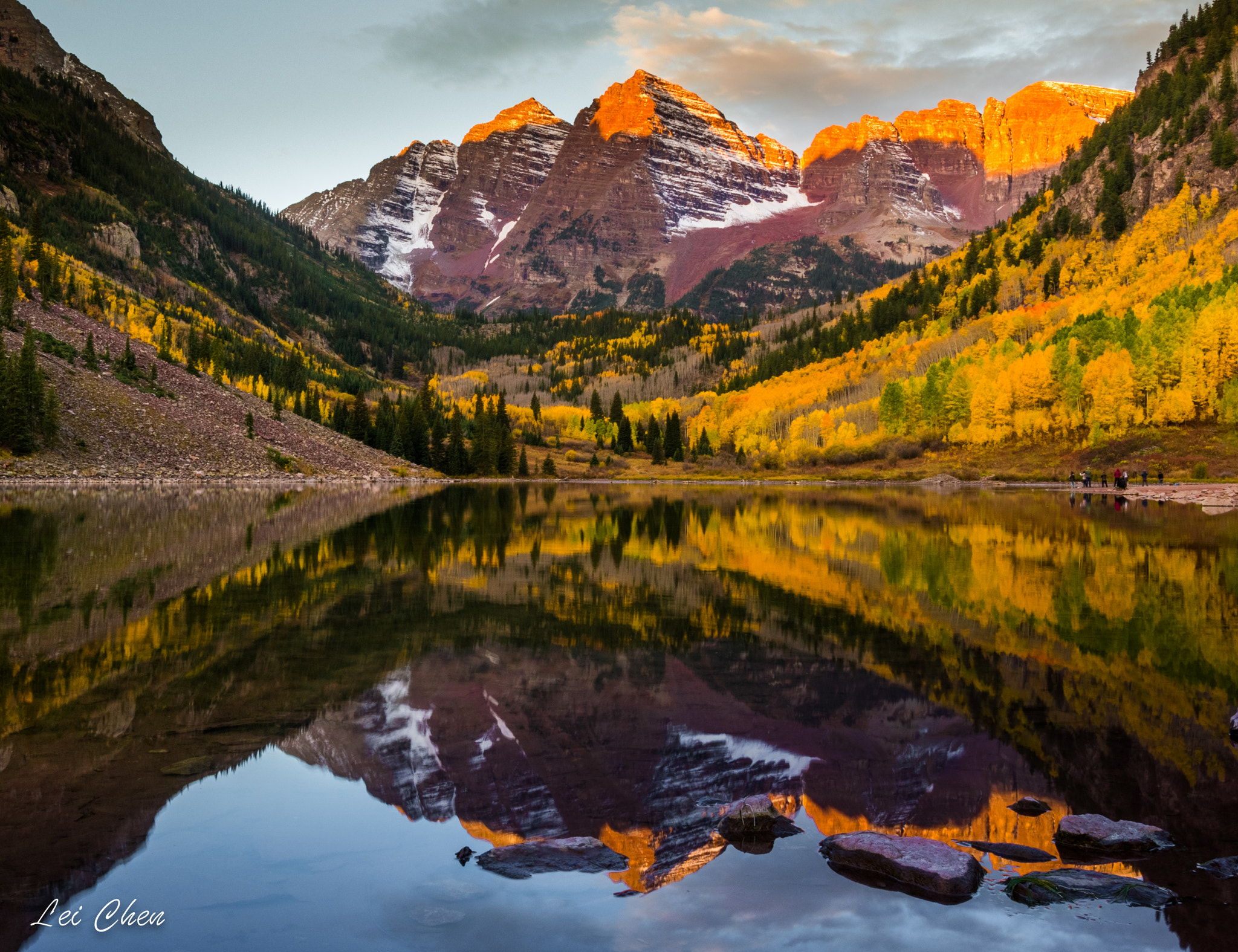 Nikon AF-S Nikkor 16-35mm F4G ED VR sample photo. Sunrise at maroon lake colorado photography