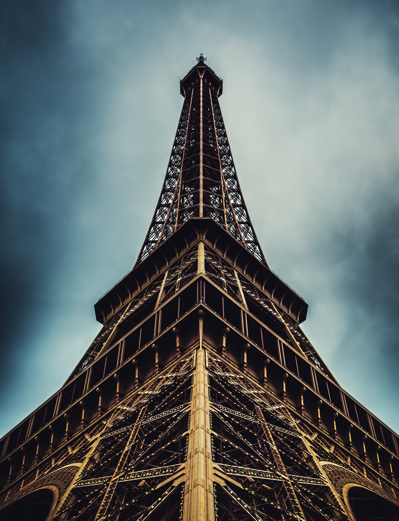 Sony SLT-A57 + Sony DT 30mm F2.8 Macro SAM sample photo. Eiffel tower photography