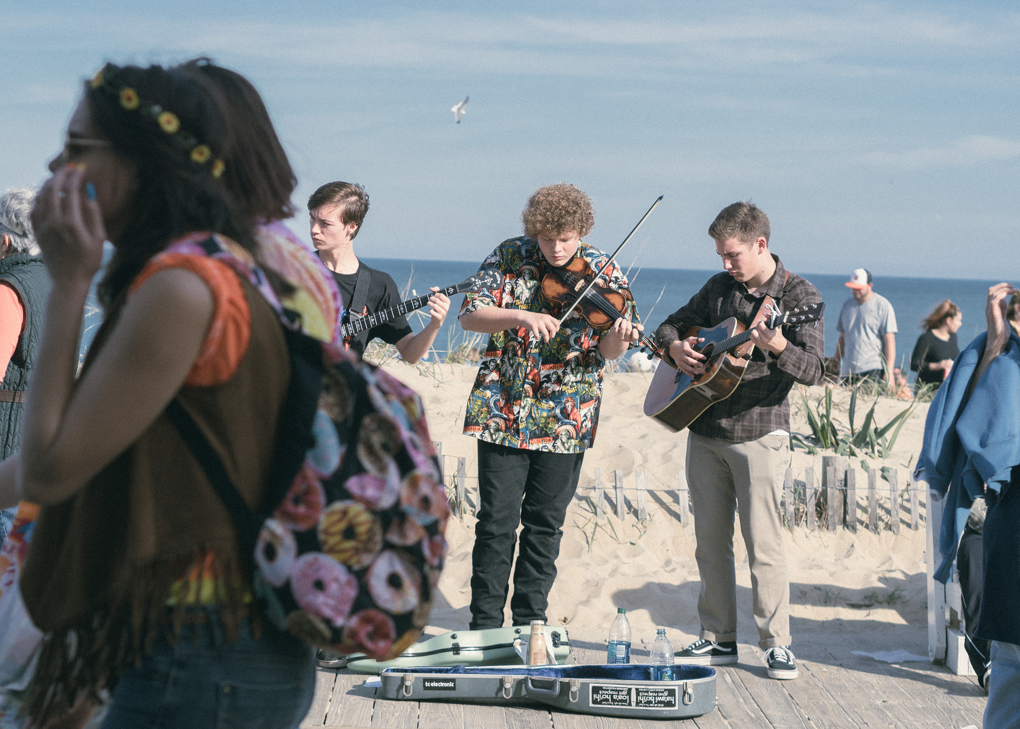 Olympus PEN-F + Olympus M.Zuiko Digital 45mm F1.8 sample photo. Boardwalk bluegrass photography