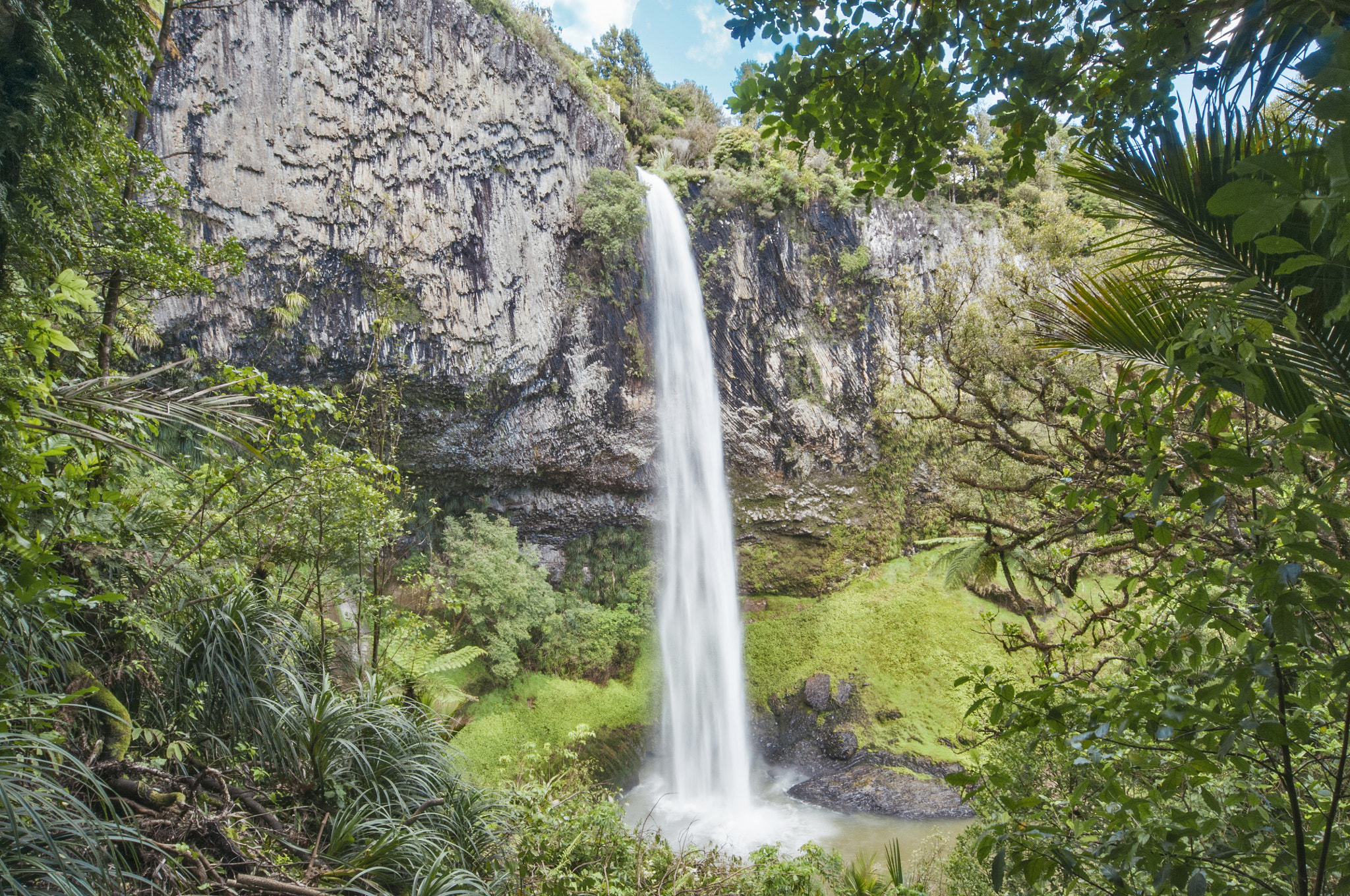 Nikon D300S + Sigma 12-24mm F4.5-5.6 EX DG Aspherical HSM sample photo. Bridal veil falls photography