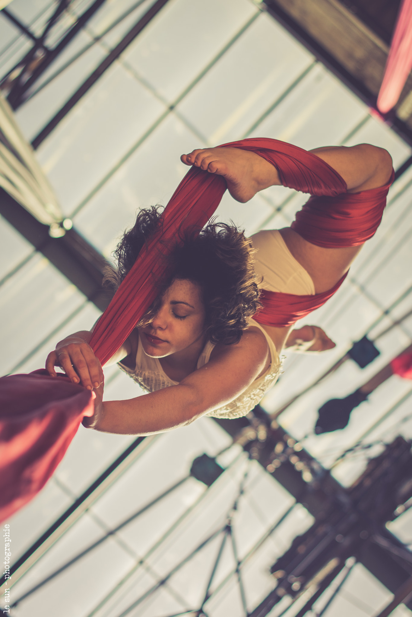 Nikon D3300 + Nikon AF-S Nikkor 50mm F1.4G sample photo. Sofi - aerialist photography