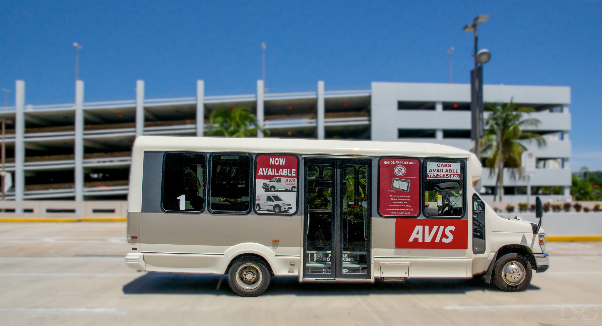 Sony SLT-A77 sample photo. Avis bus photography