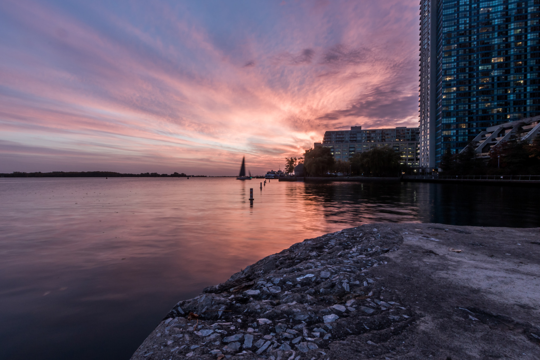 Canon EOS 760D (EOS Rebel T6s / EOS 8000D) sample photo. Lakeshore sunset photography