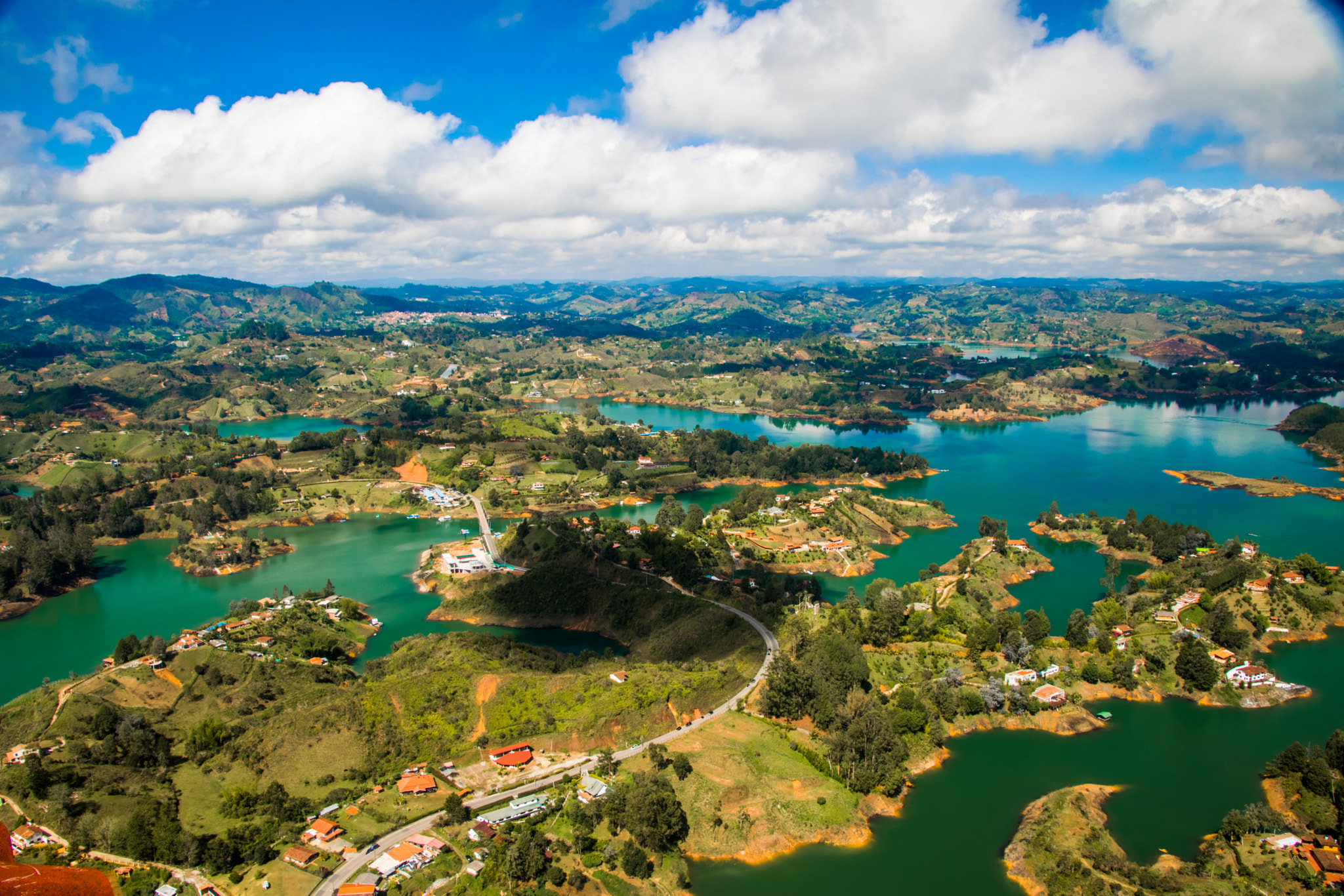 Canon EOS 760D (EOS Rebel T6s / EOS 8000D) + Tamron 16-300mm F3.5-6.3 Di II VC PZD Macro sample photo. Guatape reservoir 1 photography