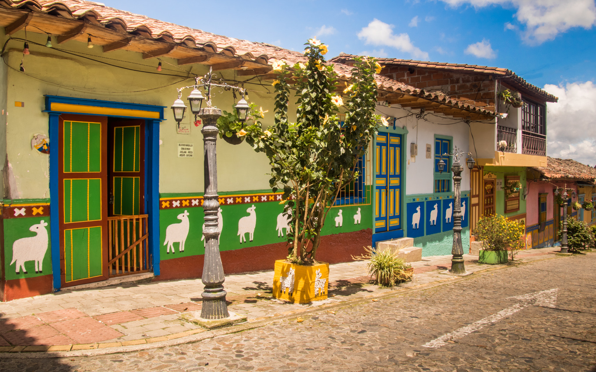 Canon EOS 760D (EOS Rebel T6s / EOS 8000D) sample photo. Guatape 7 photography