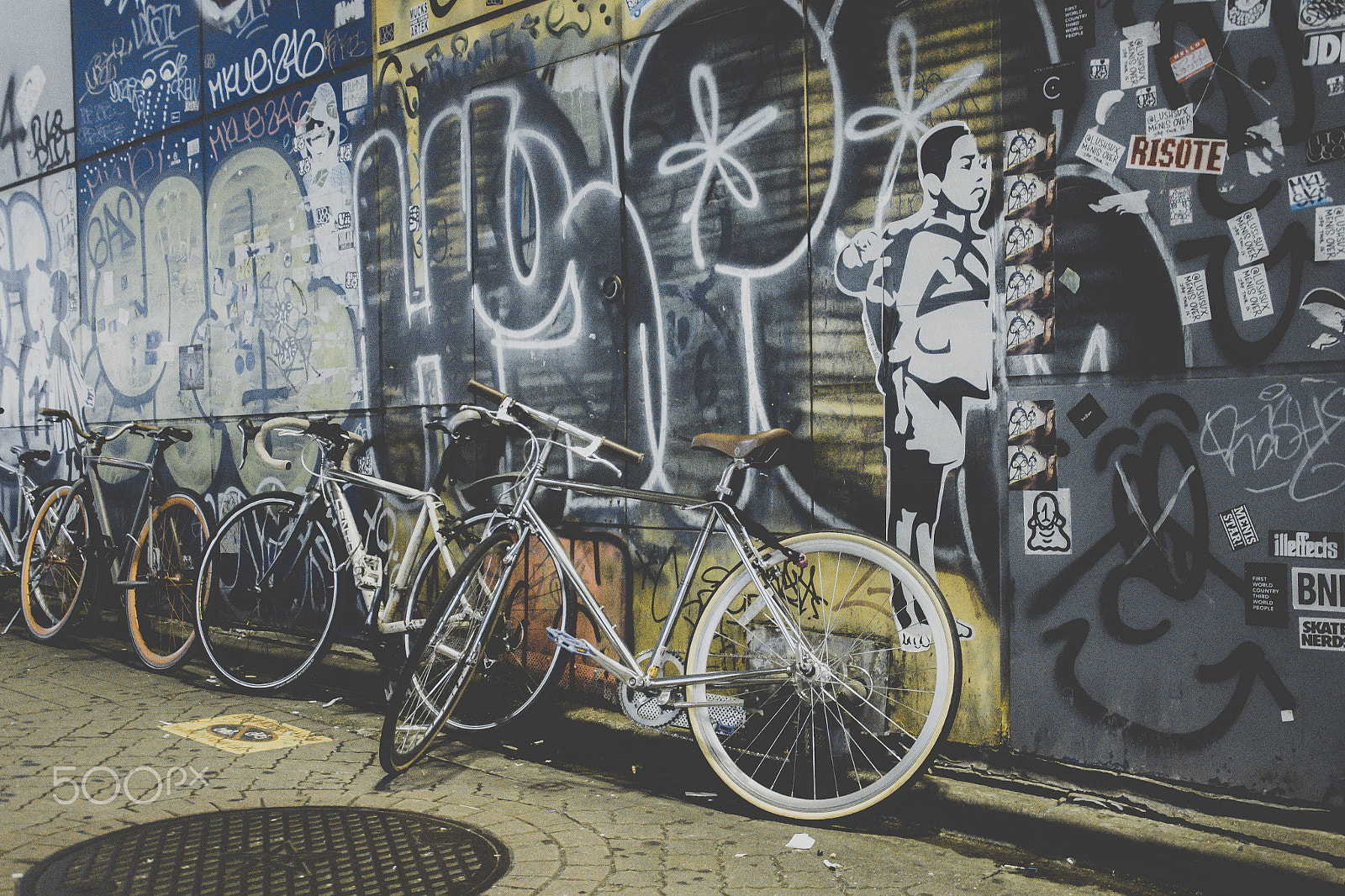 Canon EOS 600D (Rebel EOS T3i / EOS Kiss X5) sample photo. Shibuya urban photography