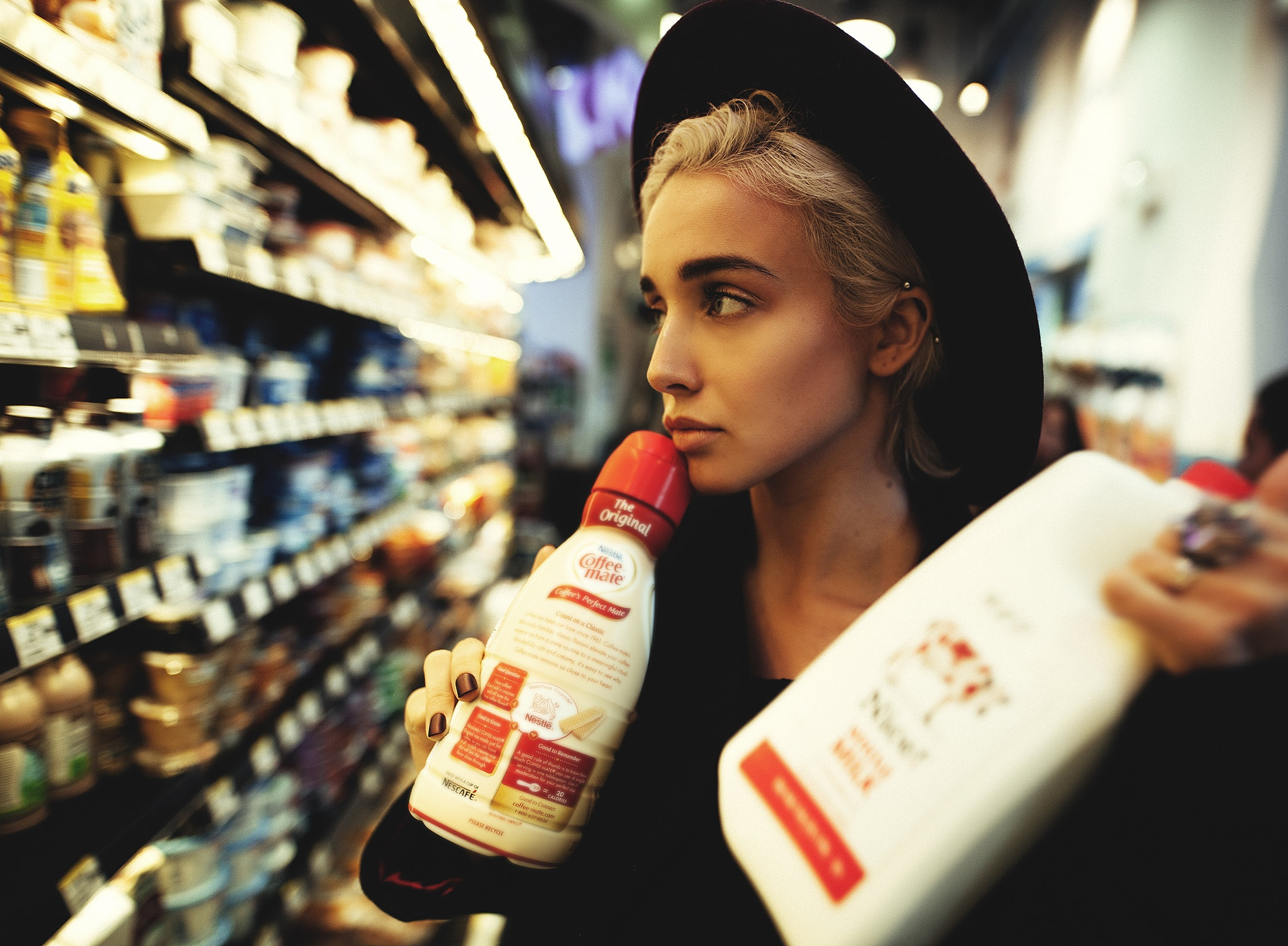 Sigma 20mm F1.4 DG HSM Art sample photo. Milk photography