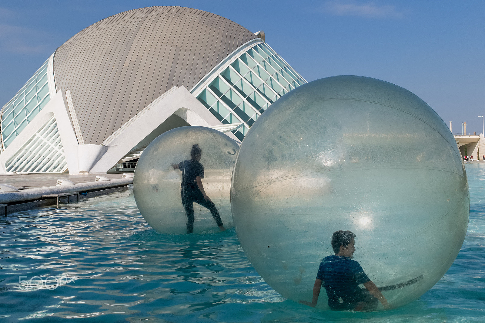 Leica M9 + Leica Summilux-M 35mm F1.4 ASPH sample photo. Living in a bubble... photography