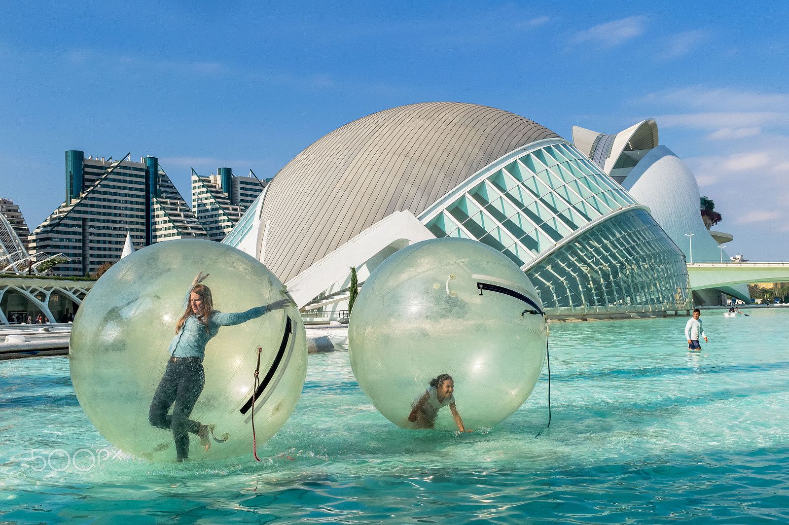Leica M9 + Leica Summilux-M 35mm F1.4 ASPH sample photo. Living in a bubble... photography