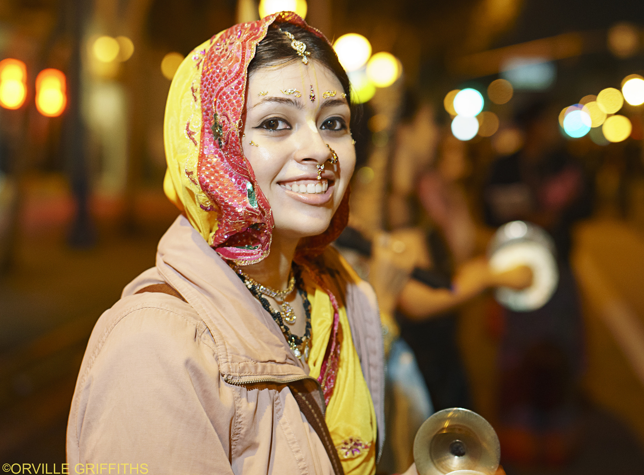 Sony a6300 + Sony Sonnar T* FE 55mm F1.8 ZA sample photo. Hare krishna chanter photography