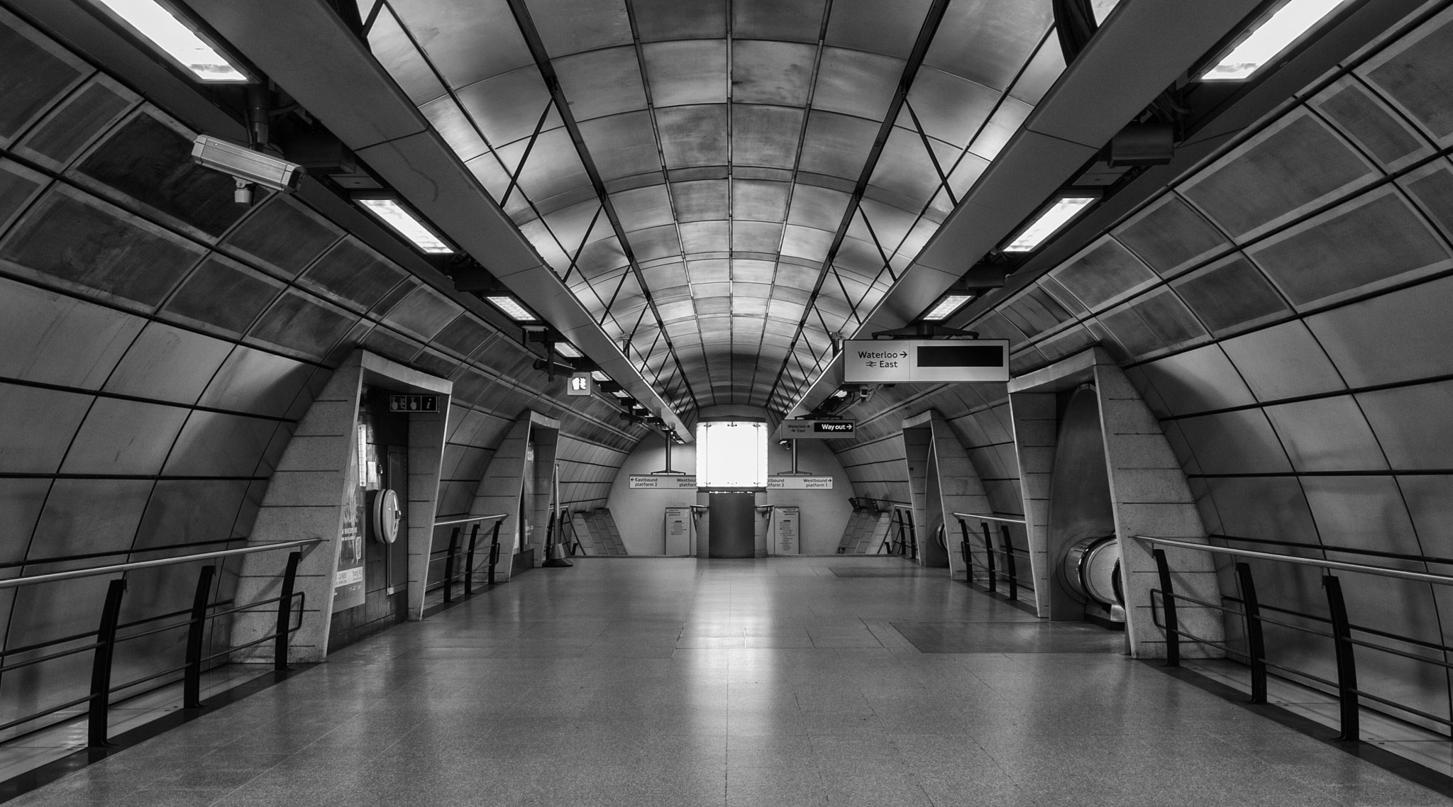 Canon EOS 7D + Canon EF 16-35mm F4L IS USM sample photo. Southwark tube station.jpg photography