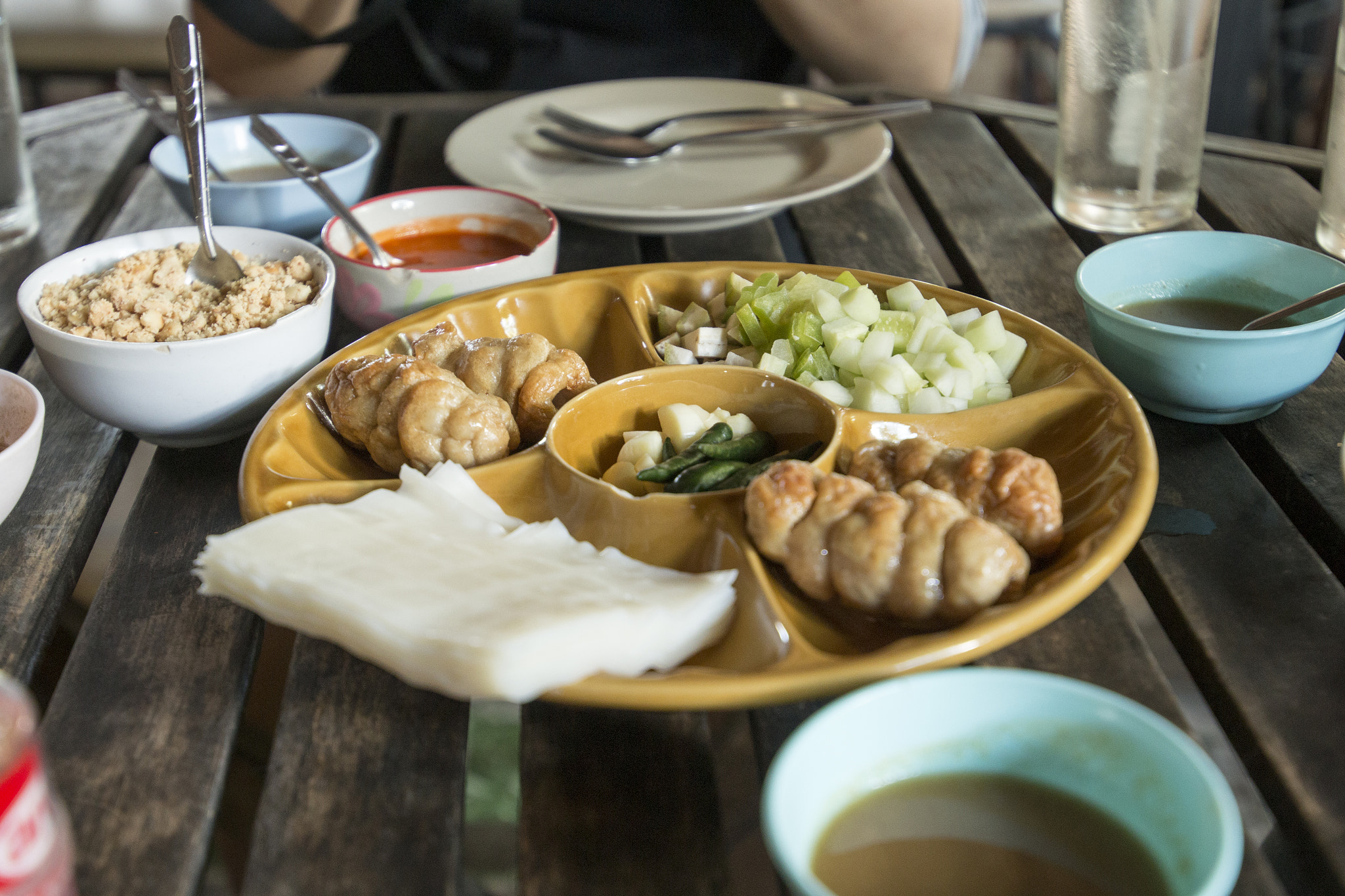 Canon EOS 70D + Canon EF 300mm f/2.8L sample photo. Close up vietnamese meatball wraps with vegetables (nam-neaung) photography