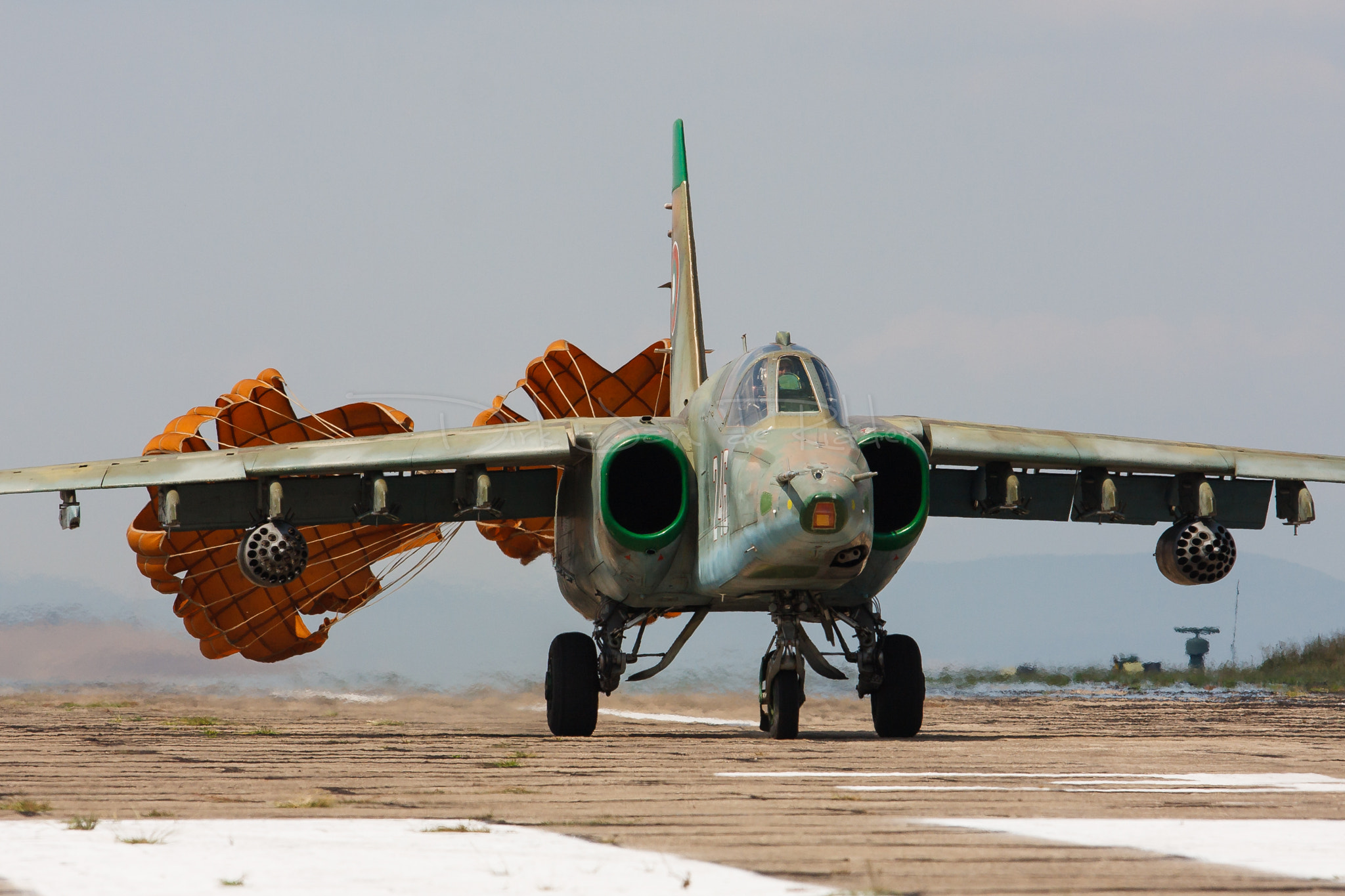 Canon EF 70-200mm F2.8L USM sample photo. Bulgarian air force su-25k frogfoot 246 photography