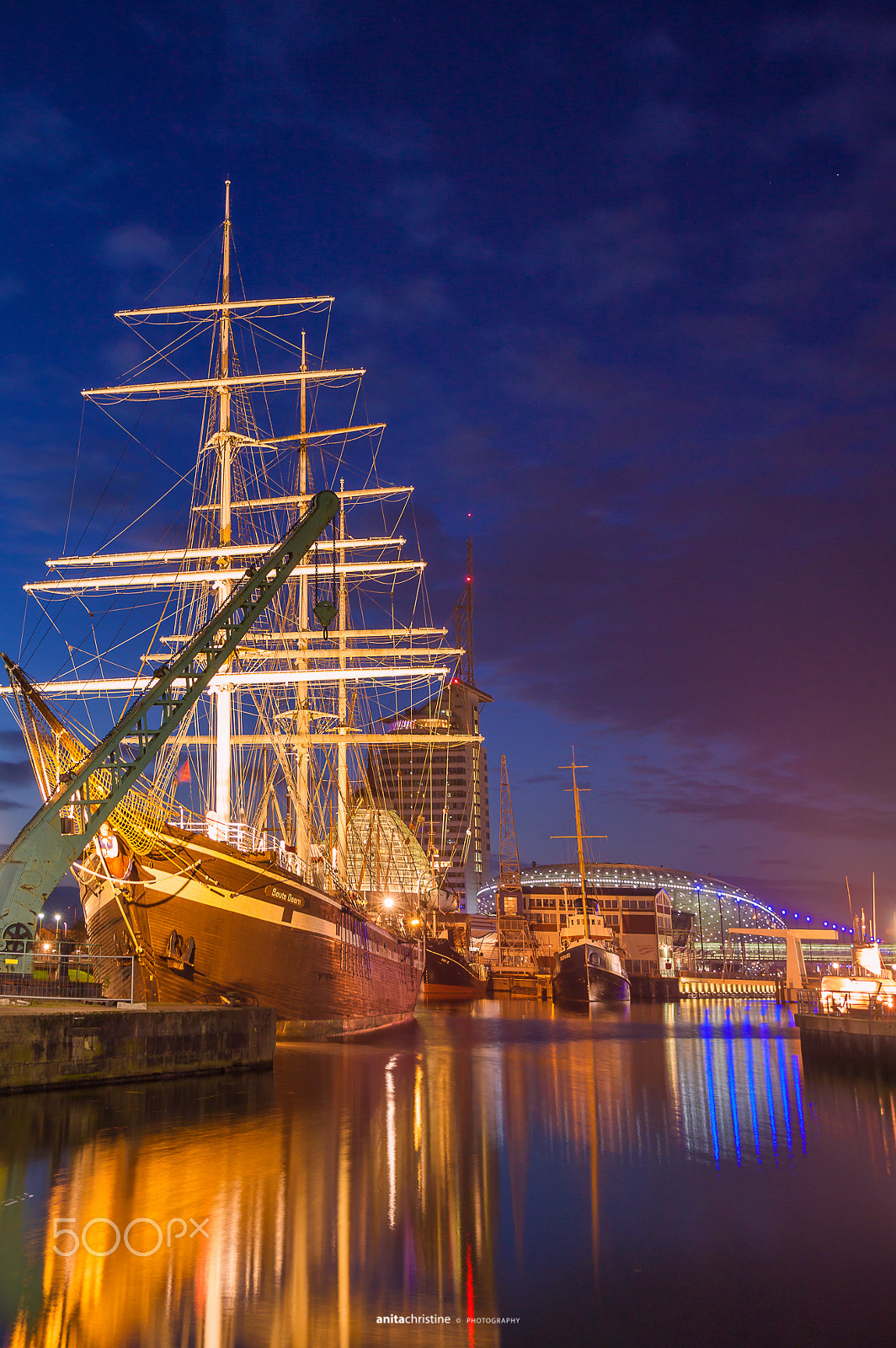 Canon EF 24-70mm F4L IS USM sample photo. Bremerhaven port photography