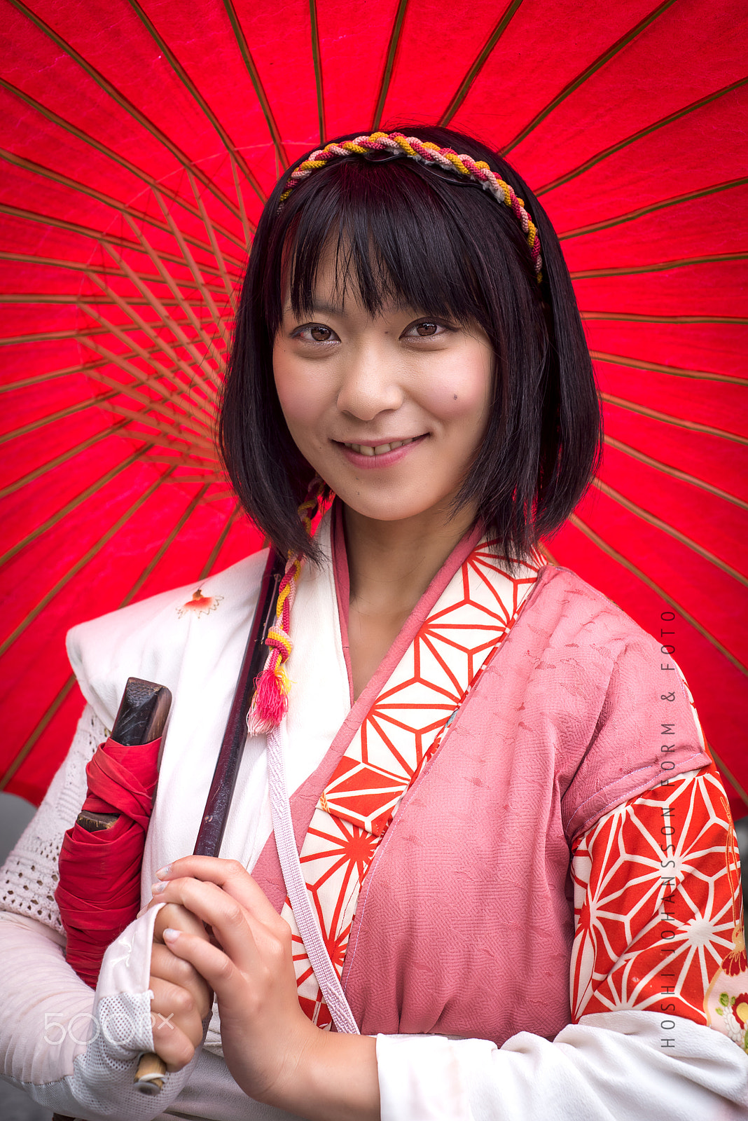 AF Nikkor 50mm f/1.8 sample photo. The lady in red photography