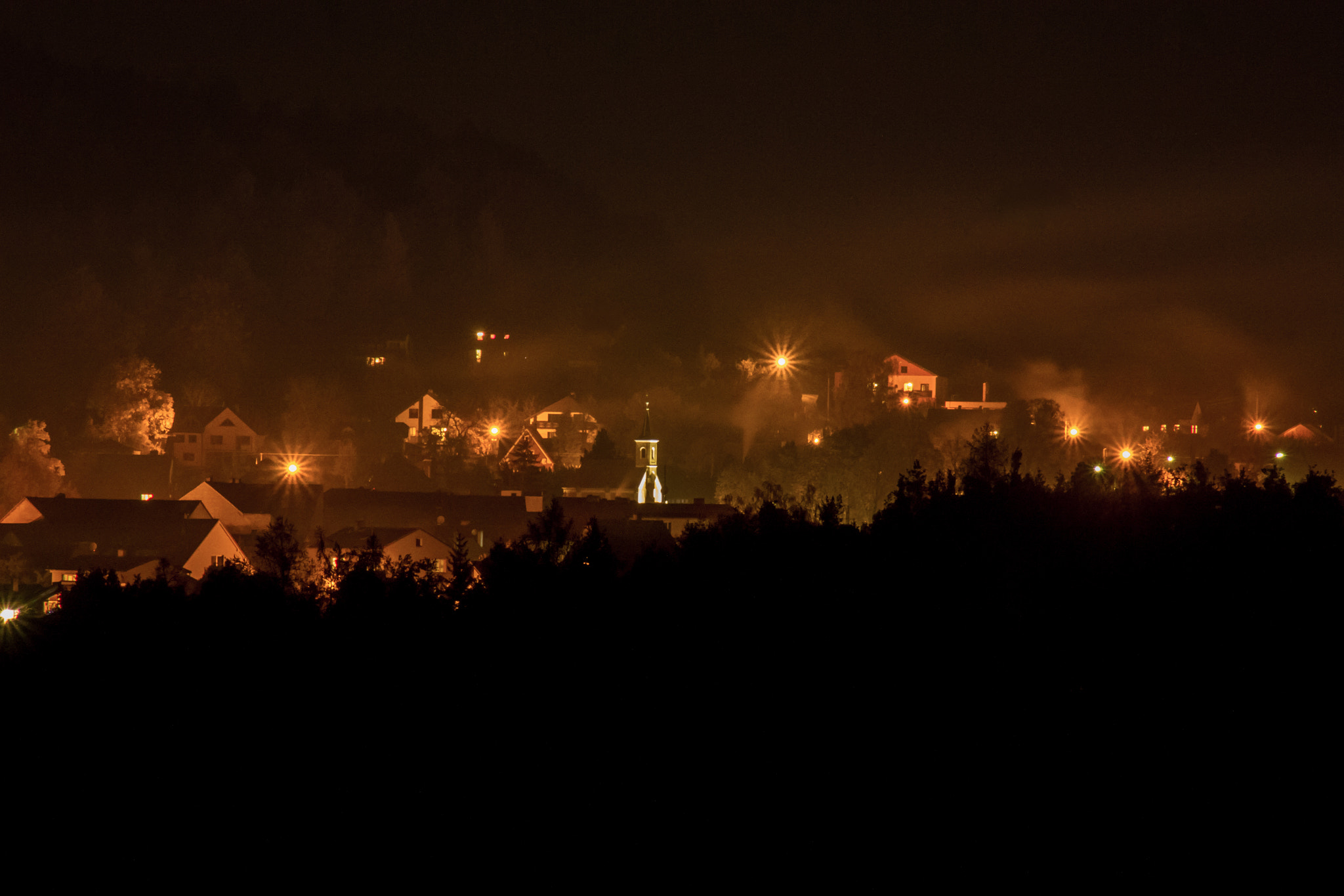 Canon EF 75-300mm f/4-5.6 USM sample photo. Village in the mist photography
