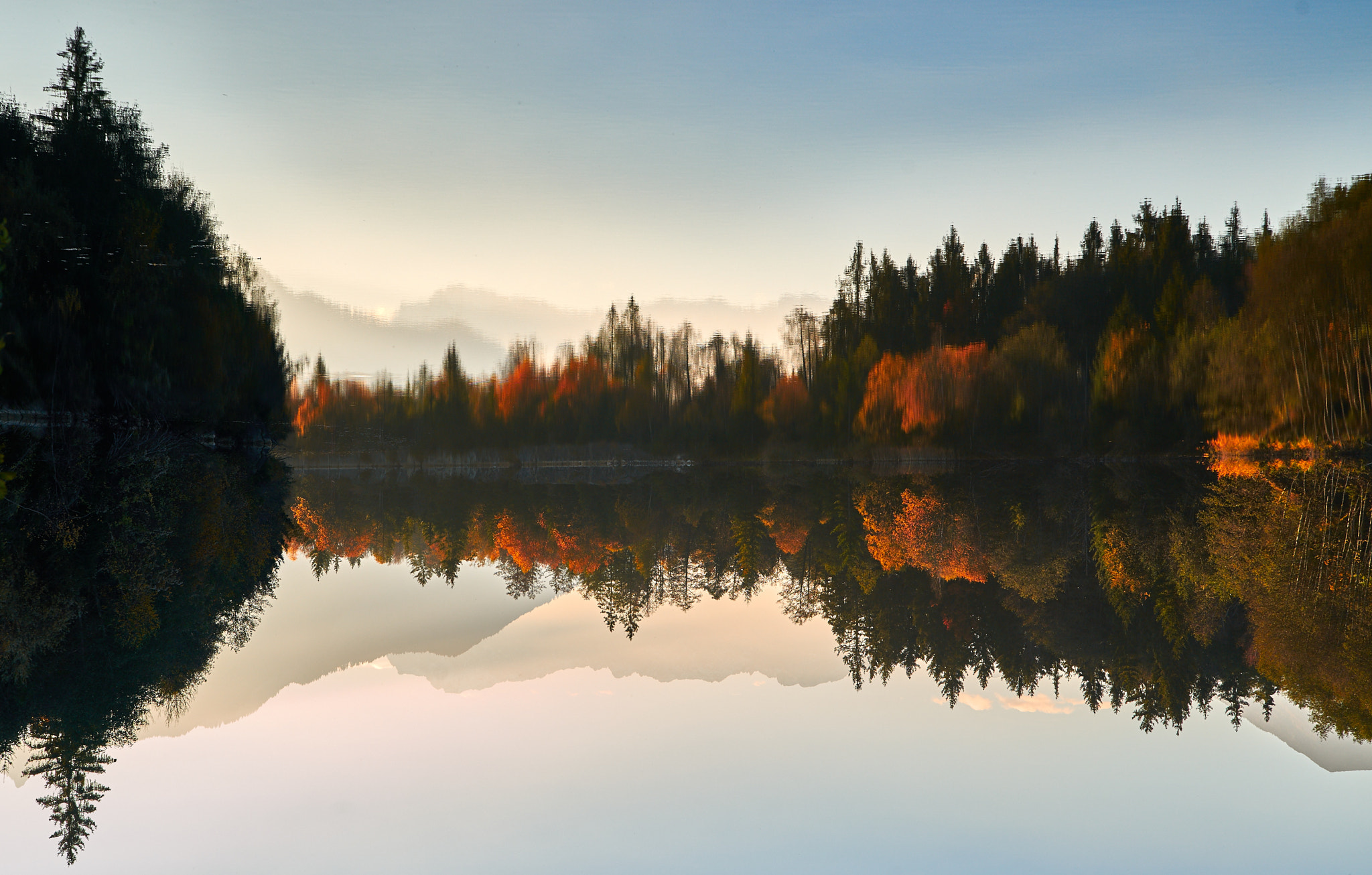 Sony a7R II + Sony FE 24-70mm F2.8 GM sample photo. Autumn waveform photography