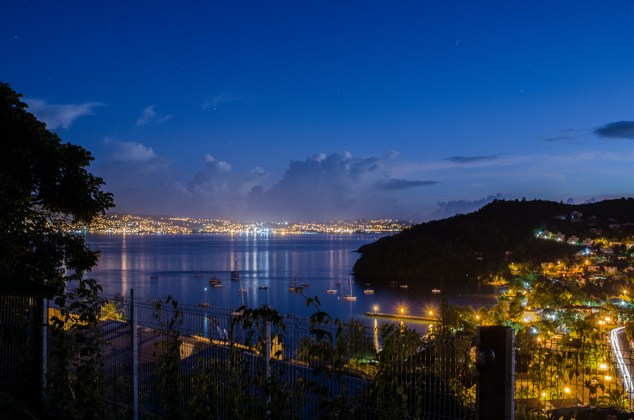 Tamron SP 24-70mm F2.8 Di VC USD sample photo. Martinique. anse à l'âne by night photography