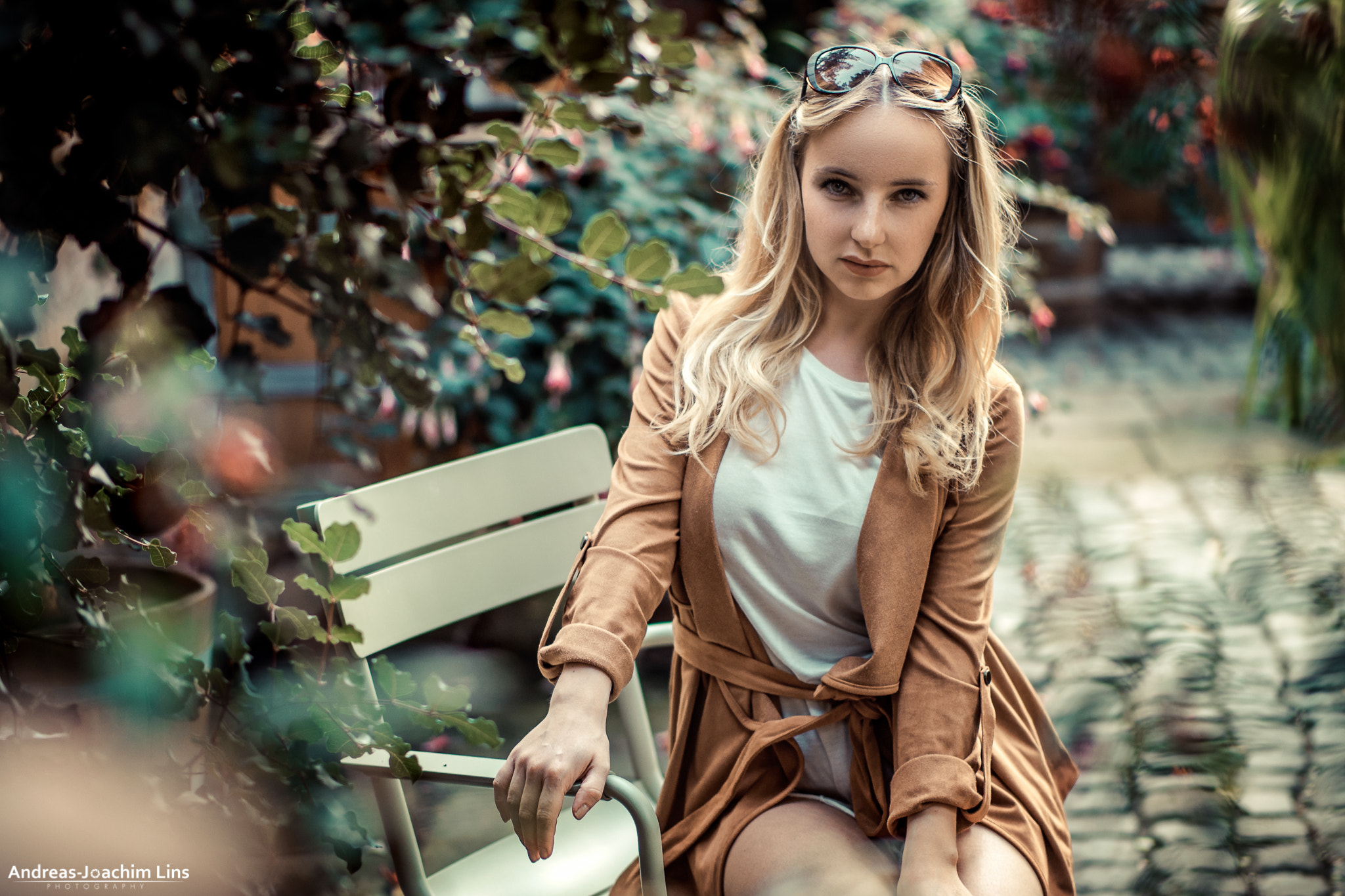 Panasonic Leica DG Nocticron 42.5mm F1.2 ASPH OIS sample photo. Style queen photography