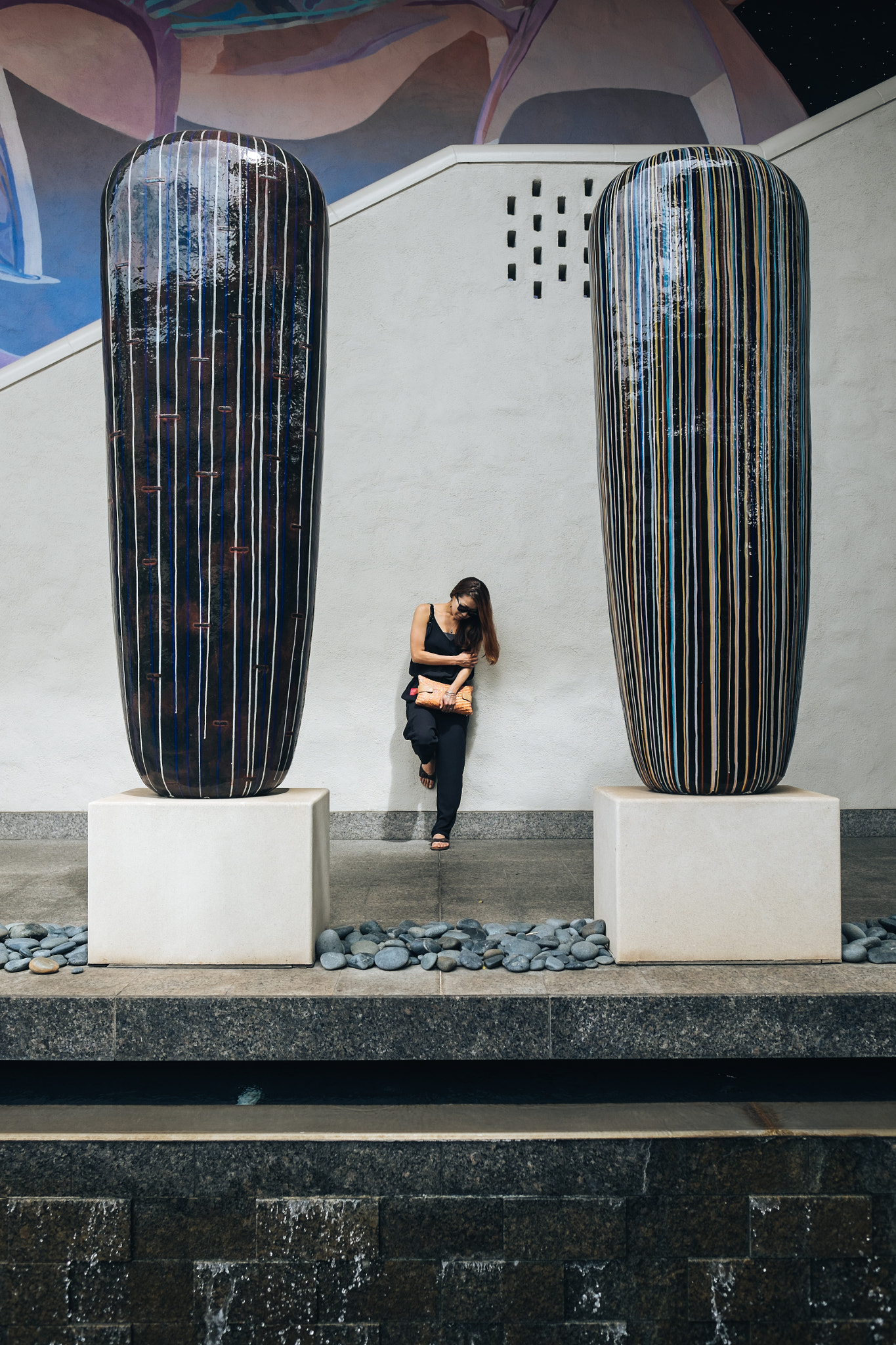 Fujifilm X-T10 + Fujifilm XF 16mm F1.4 R WR sample photo. Standing between photography