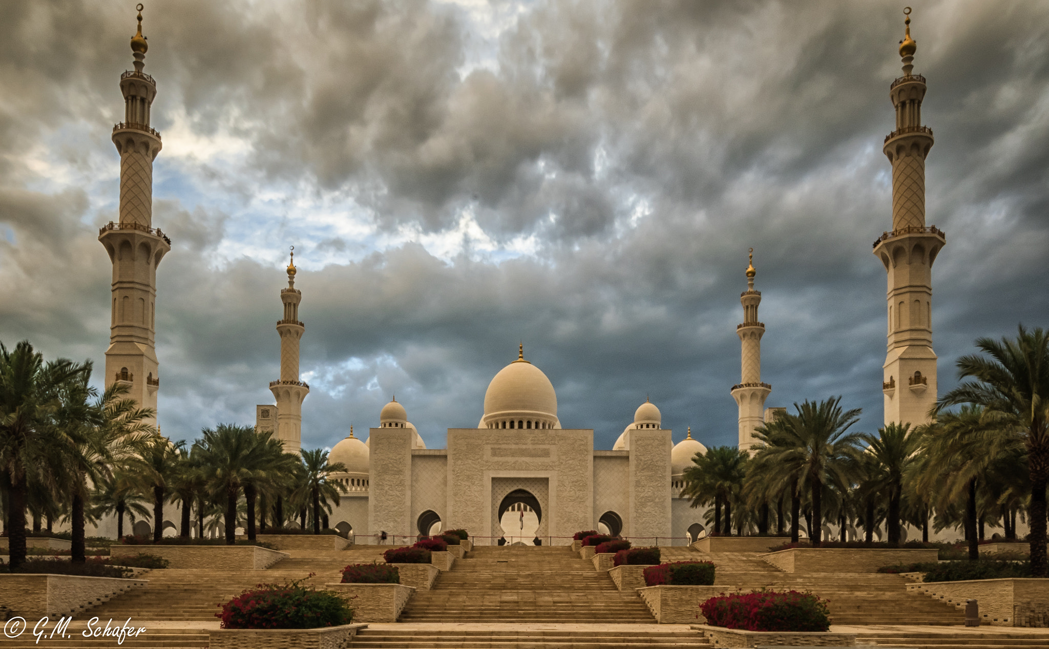Sigma 10-20mm F4-5.6 EX DC HSM sample photo. Cloudy mosque photography
