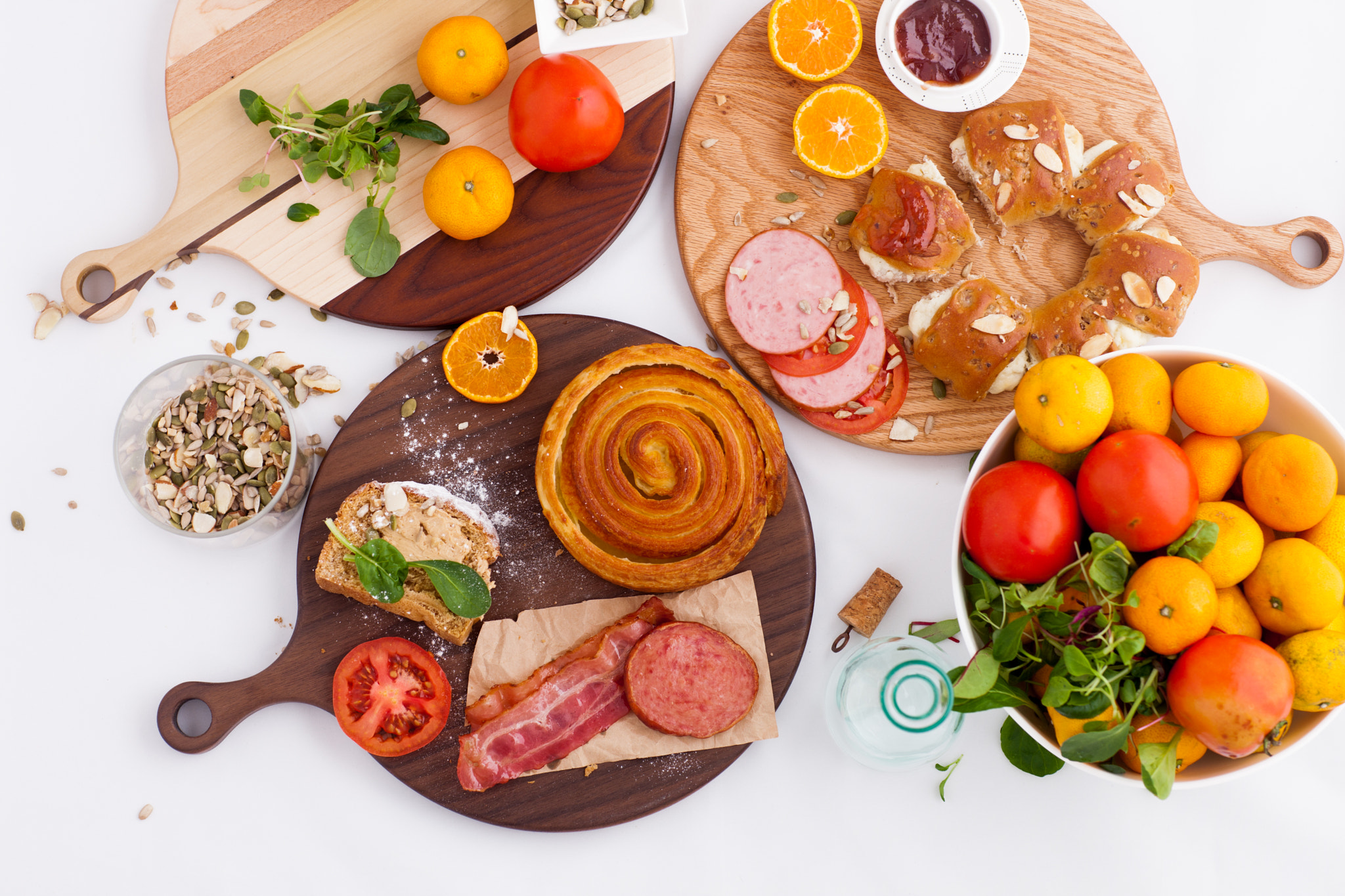 Canon EF 85mm F1.2 sample photo. Serving board photography
