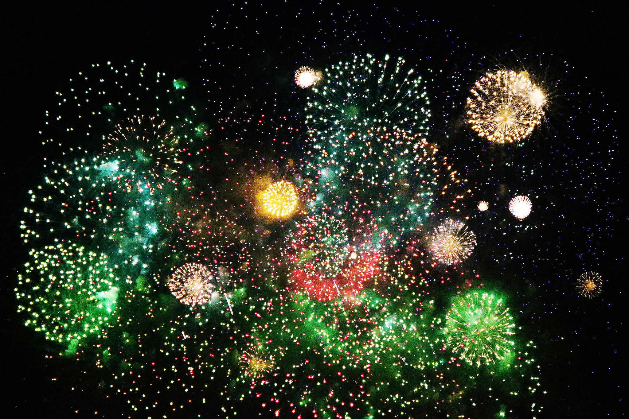 Canon EOS 7D Mark II + Canon EF 24-105mm F3.5-5.6 IS STM sample photo. Firework photography