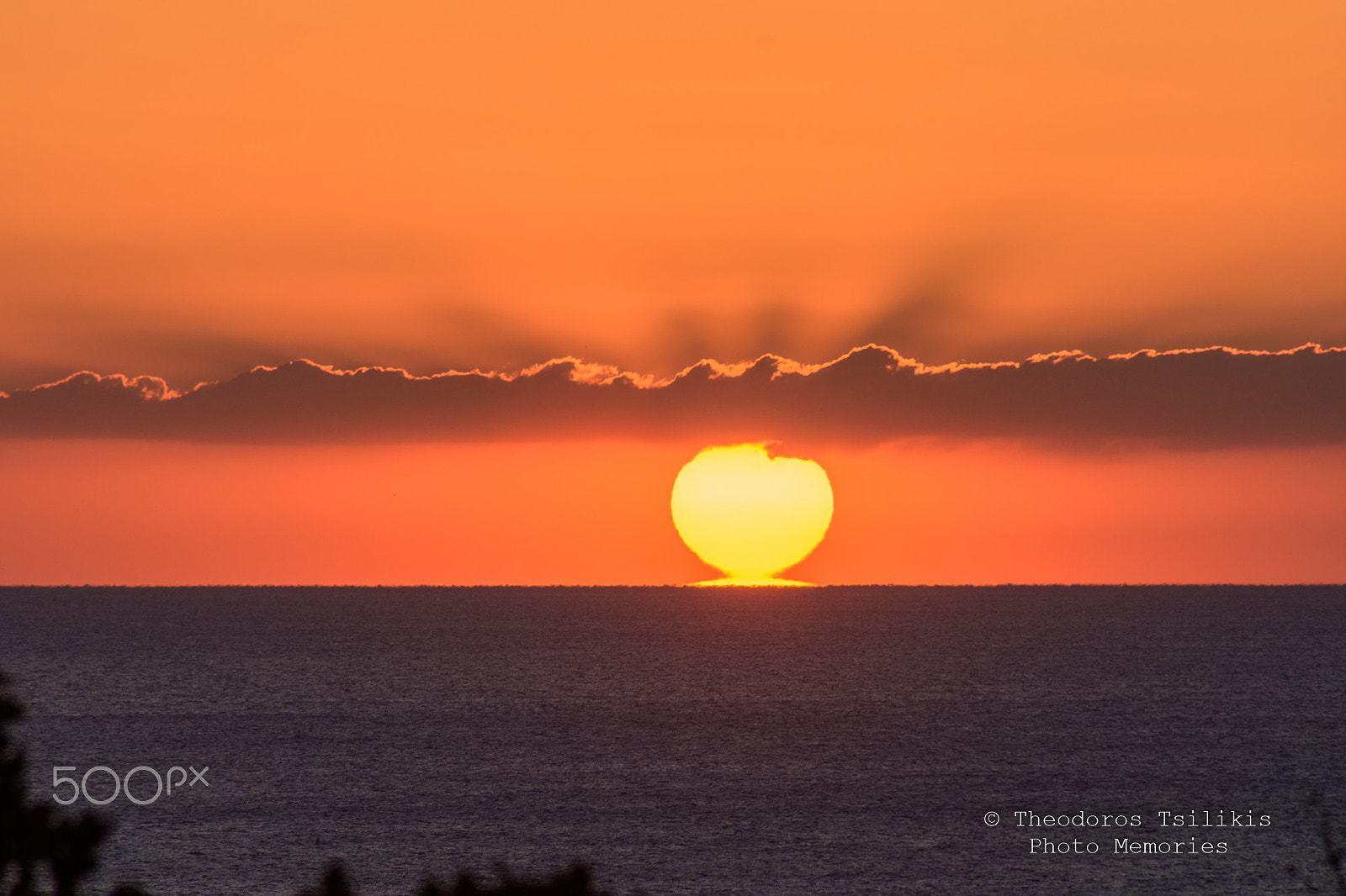 Sigma 70-300mm F4-5.6 APO DG Macro sample photo. A new day dawns for all world photography