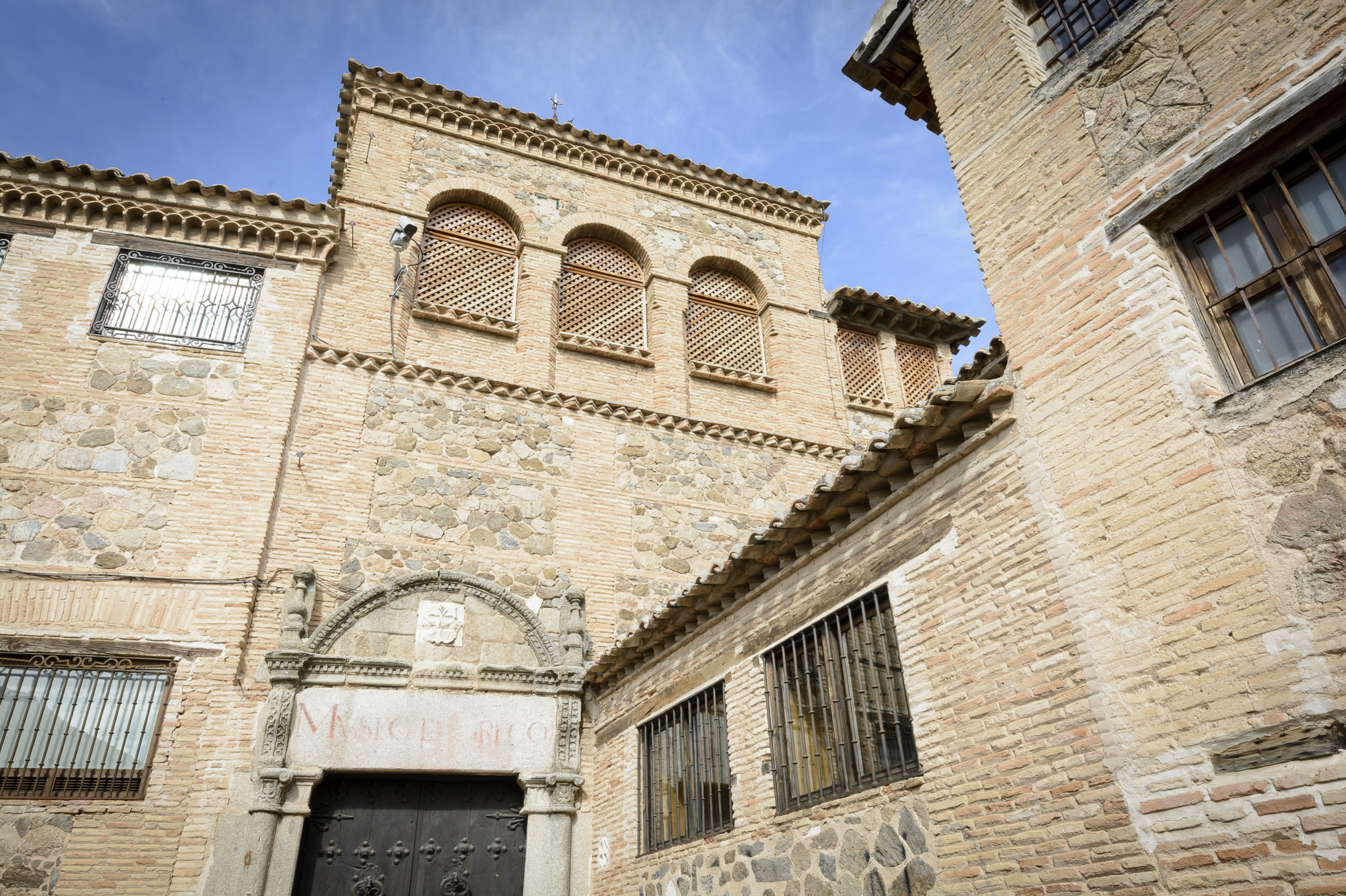 Sigma 8-16mm F4.5-5.6 DC HSM sample photo. Toledo architectural lines photography