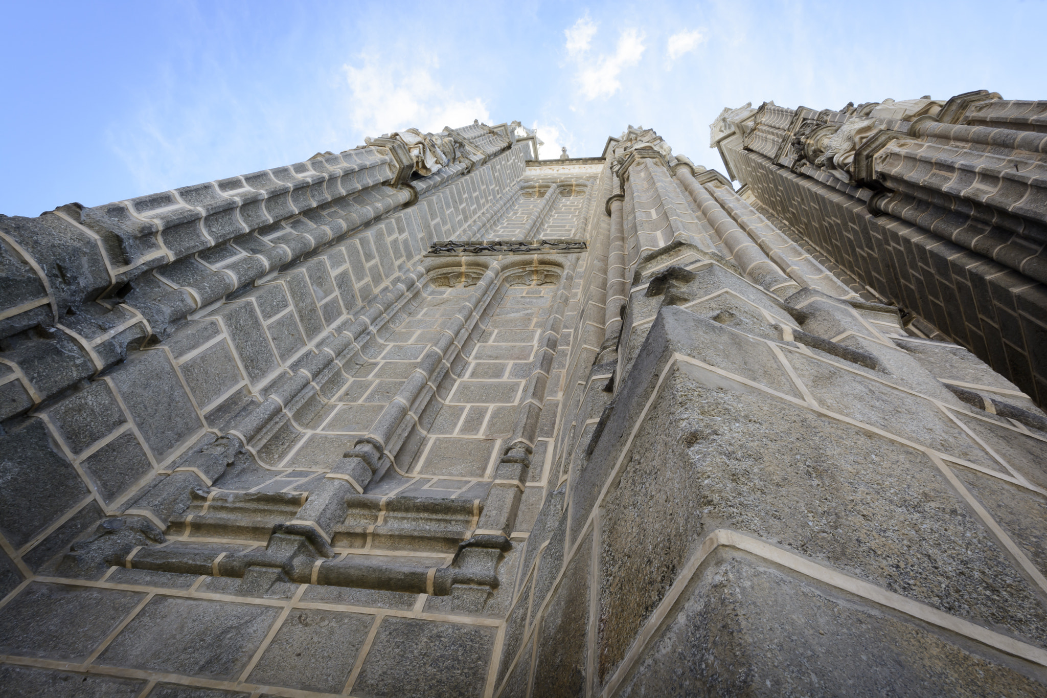 Sigma 8-16mm F4.5-5.6 DC HSM sample photo. Church wall photography