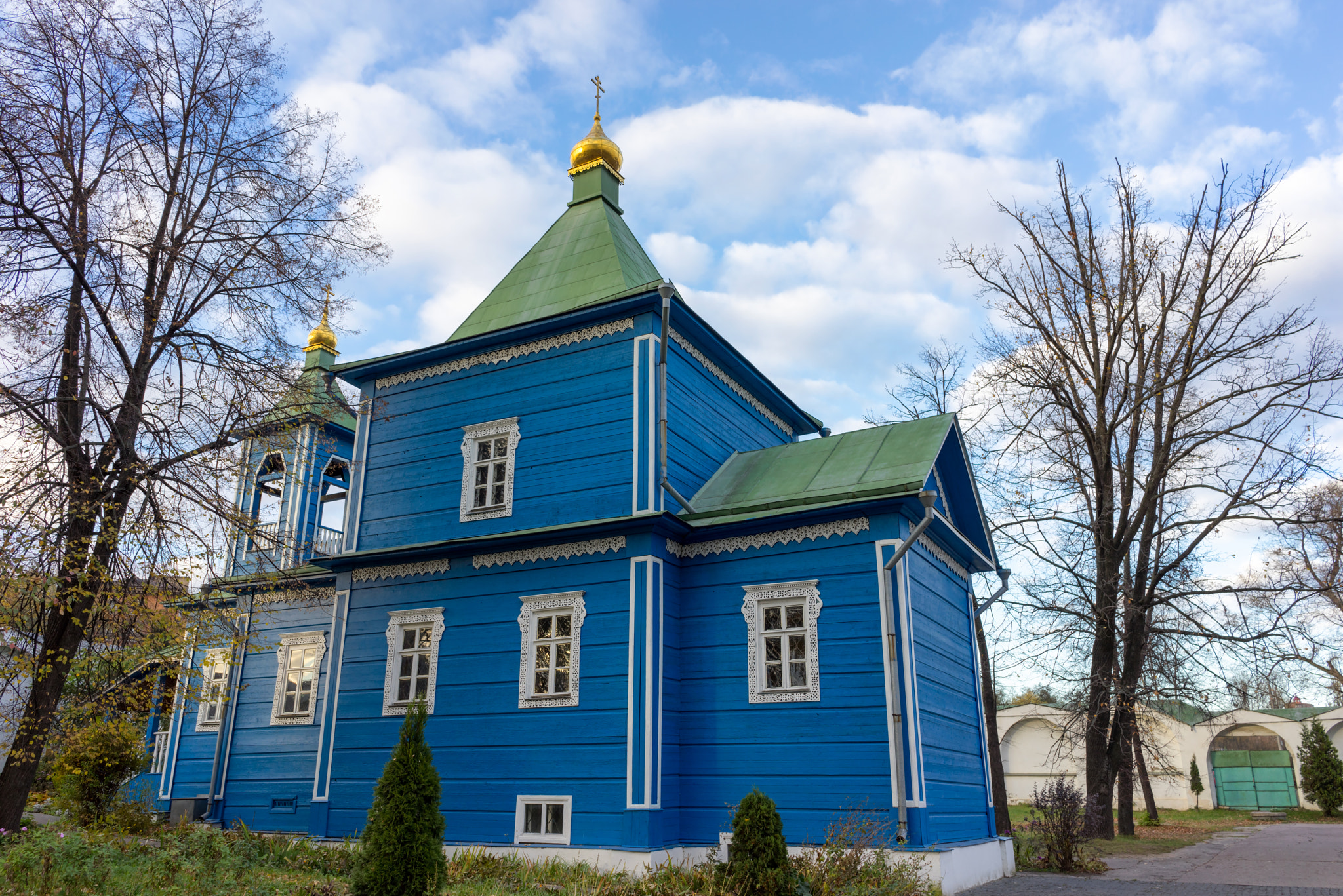 Sony a7R + Sony FE 28mm F2 sample photo. Blue chapel photography